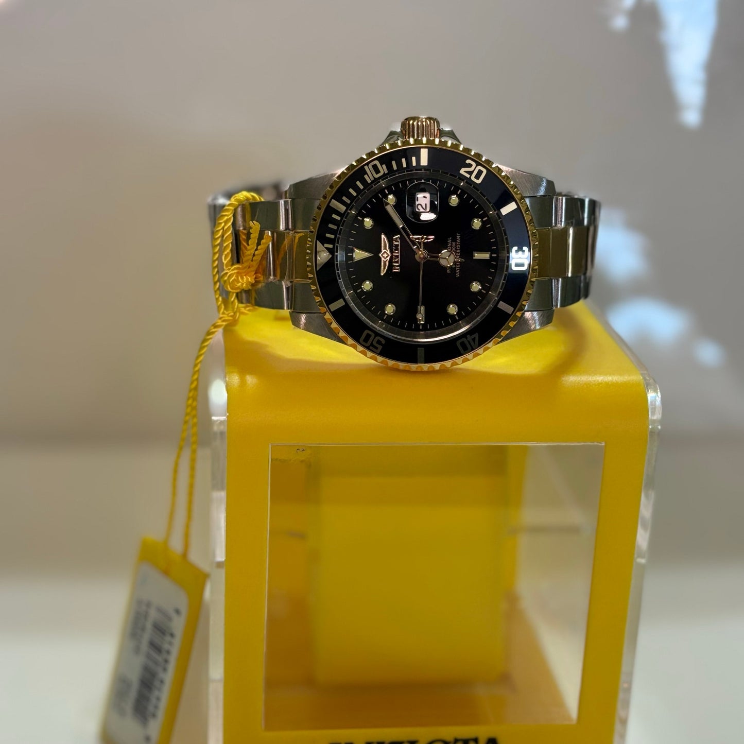 Invicta Pro Diver 37158 Men's Quartz Dive Watch 40mm Two Tone Stainless Steel Black Dial 200M Water Resistant