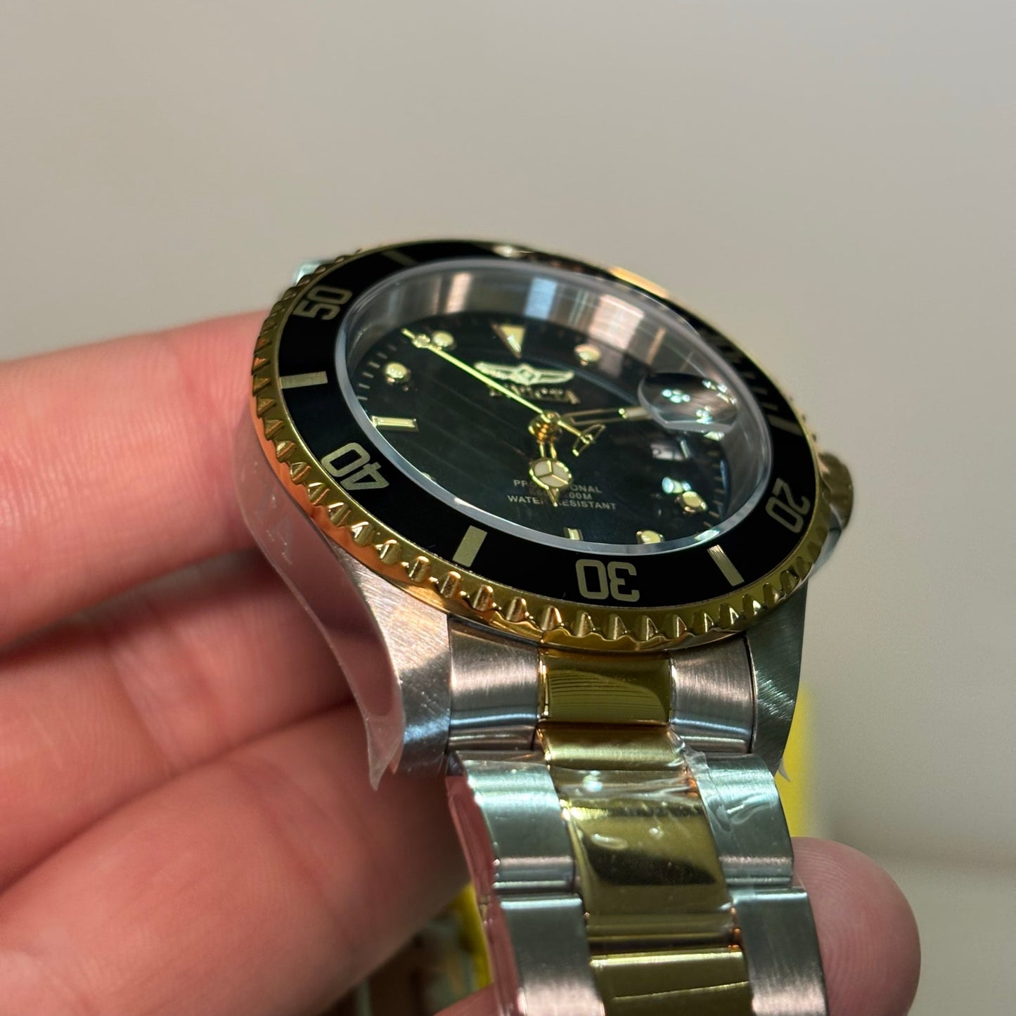 Invicta Pro Diver 37158 Men's Quartz Dive Watch 40mm Two Tone Stainless Steel Black Dial 200M Water Resistant