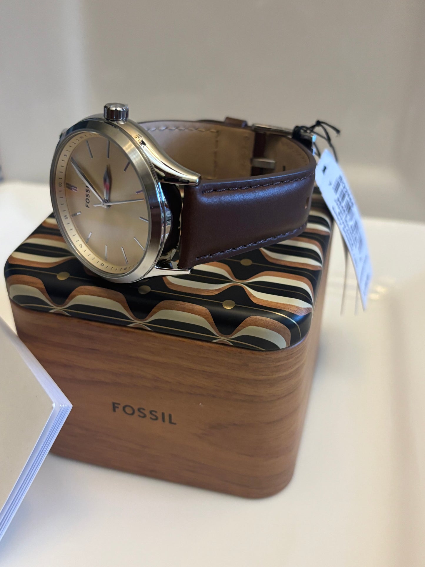 Fossil Fenmore BQ2865 – 44mm Cream Dial, Brown Leather, Quartz Three-Hand