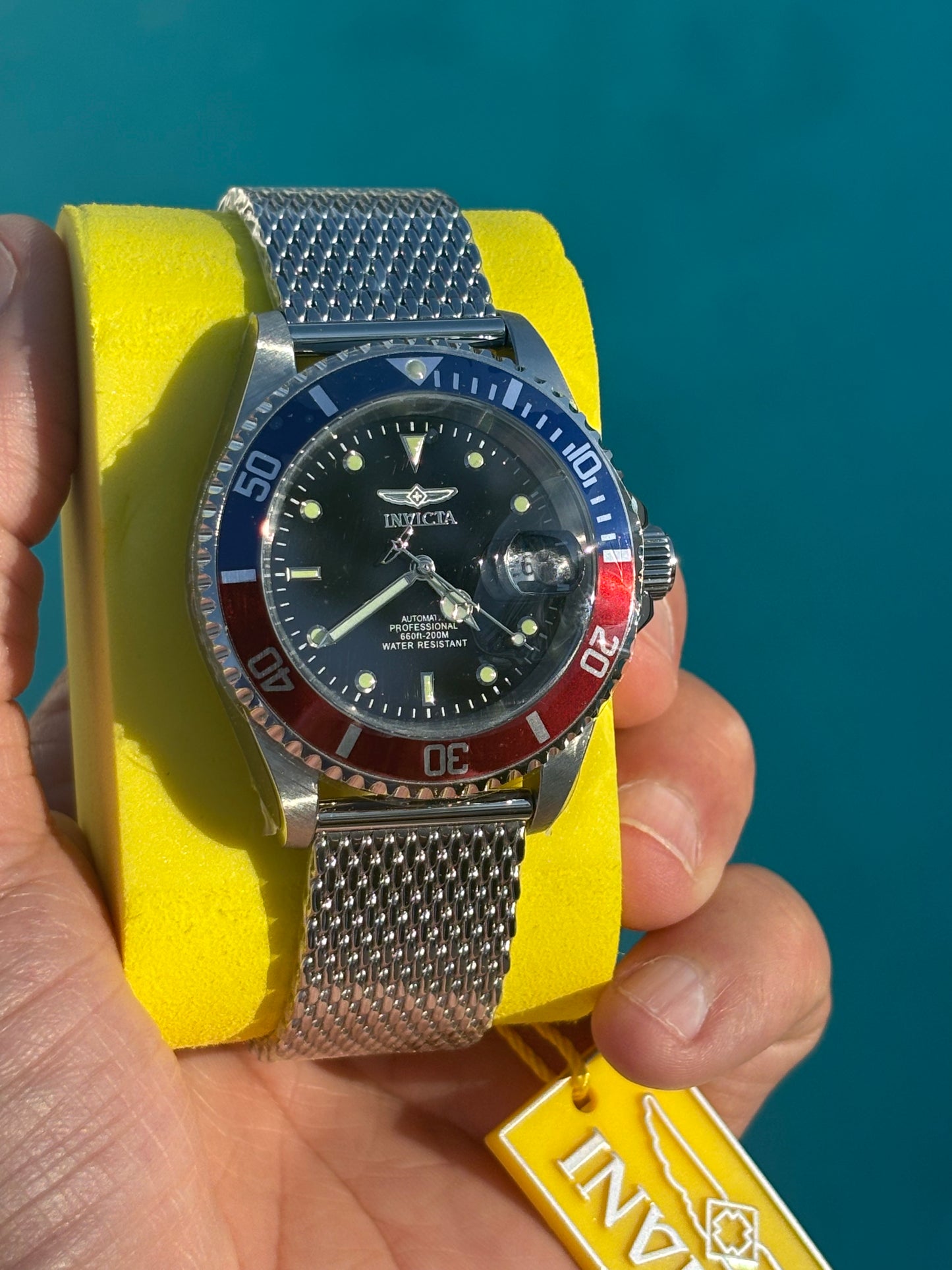 Invicta Pro Diver 47721 Automatic Pepsi Bezel Mesh Bracelet – Men’s 200m Dive Watch