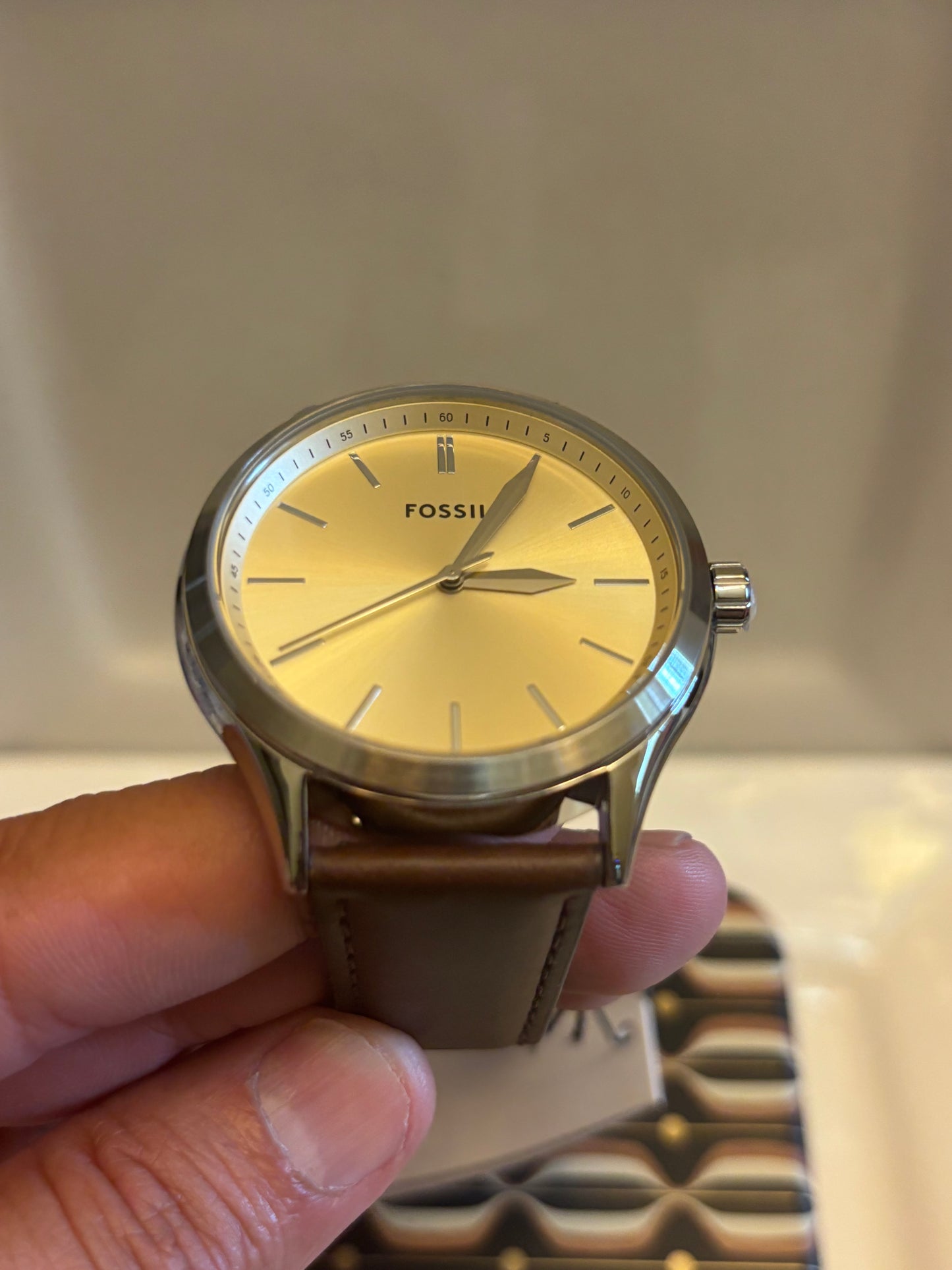 Fossil Fenmore BQ2865 – 44mm Cream Dial, Brown Leather, Quartz Three-Hand