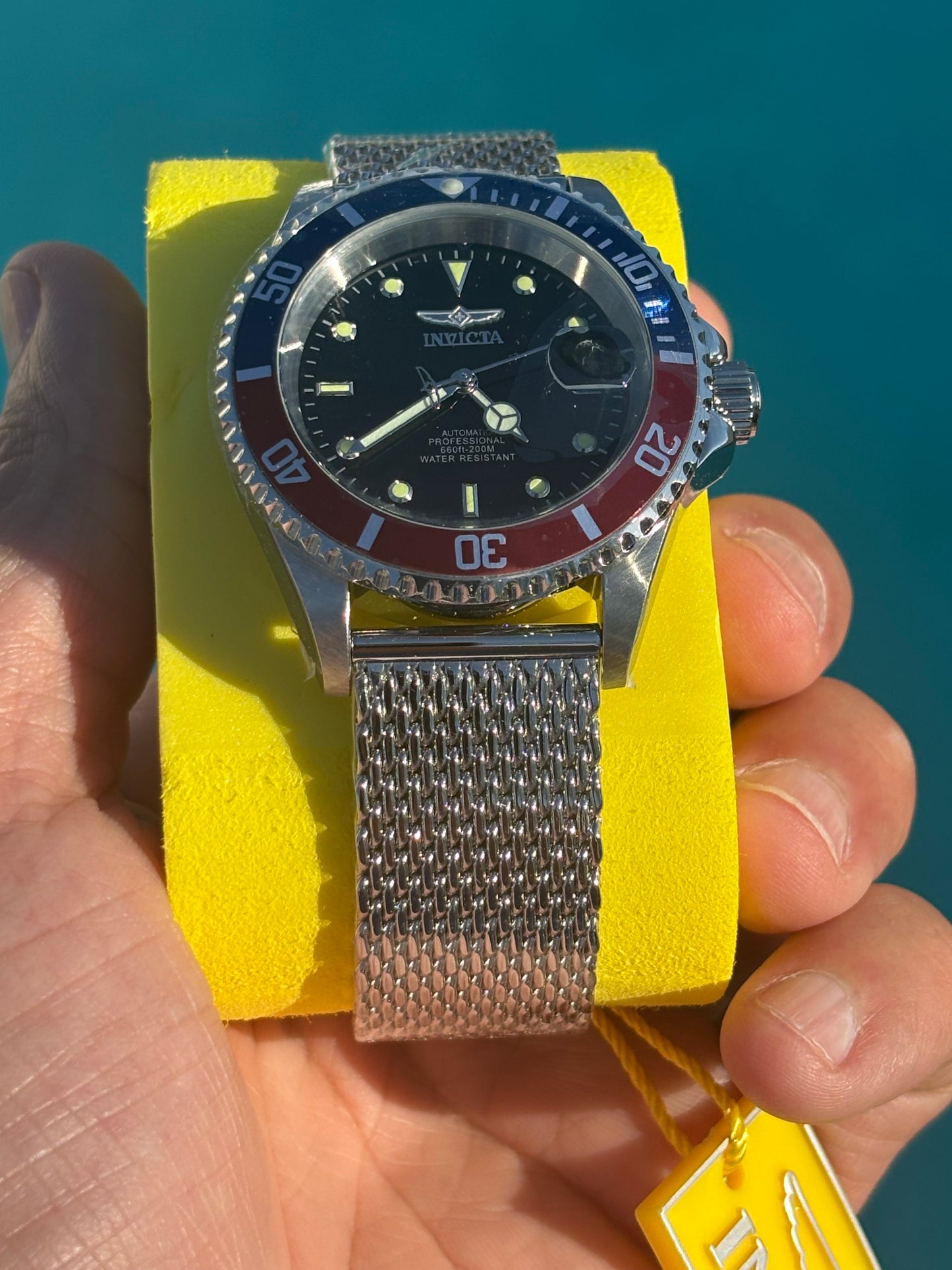 Invicta Pro Diver 47721 Automatic Pepsi Bezel Mesh Bracelet – Men’s 200m Dive Watch