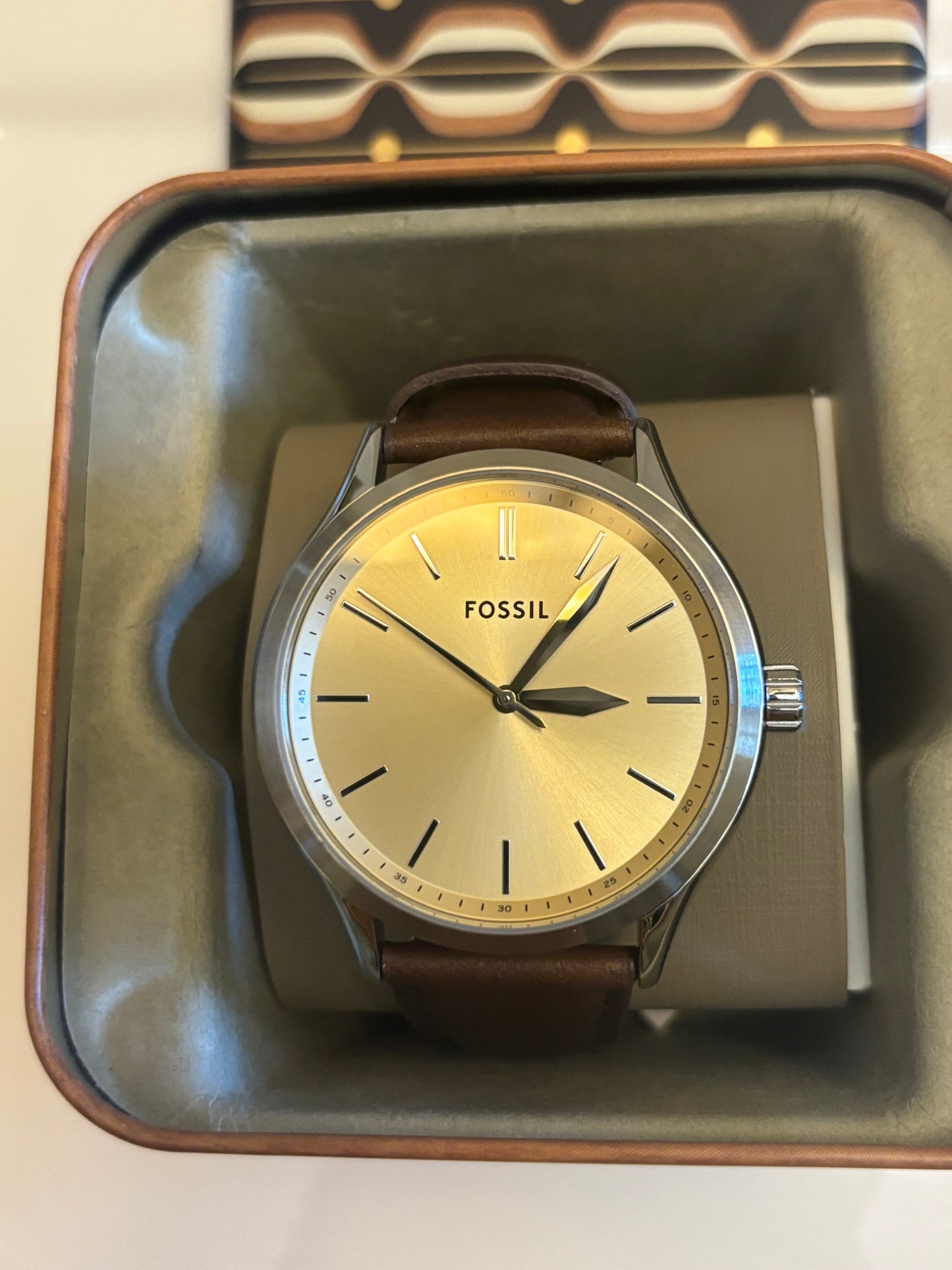 Fossil Fenmore BQ2865 – 44mm Cream Dial, Brown Leather, Quartz Three-Hand
