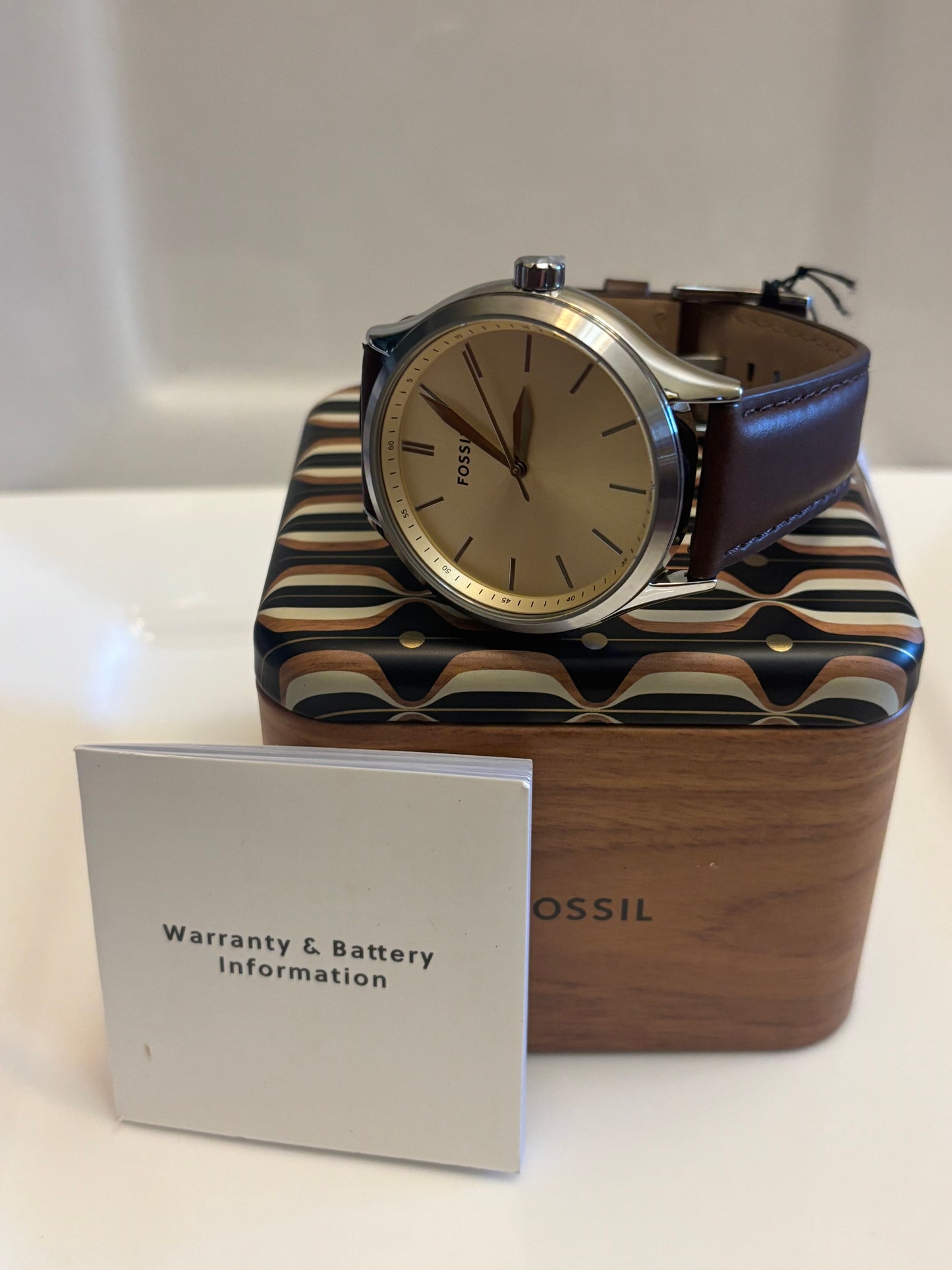 Fossil Fenmore BQ2865 – 44mm Cream Dial, Brown Leather, Quartz Three-Hand