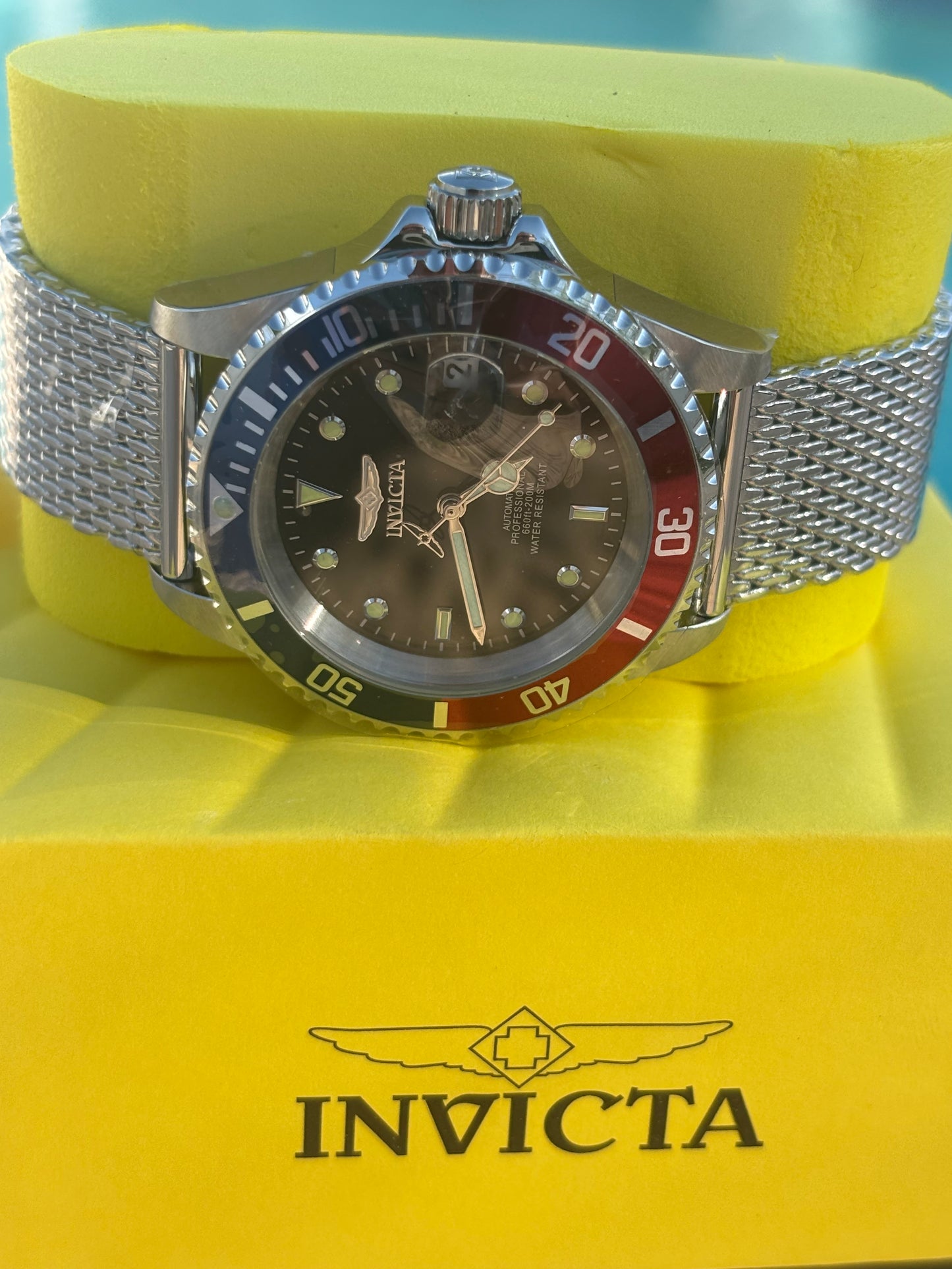 Invicta Pro Diver 47721 Automatic Pepsi Bezel Mesh Bracelet – Men’s 200m Dive Watch