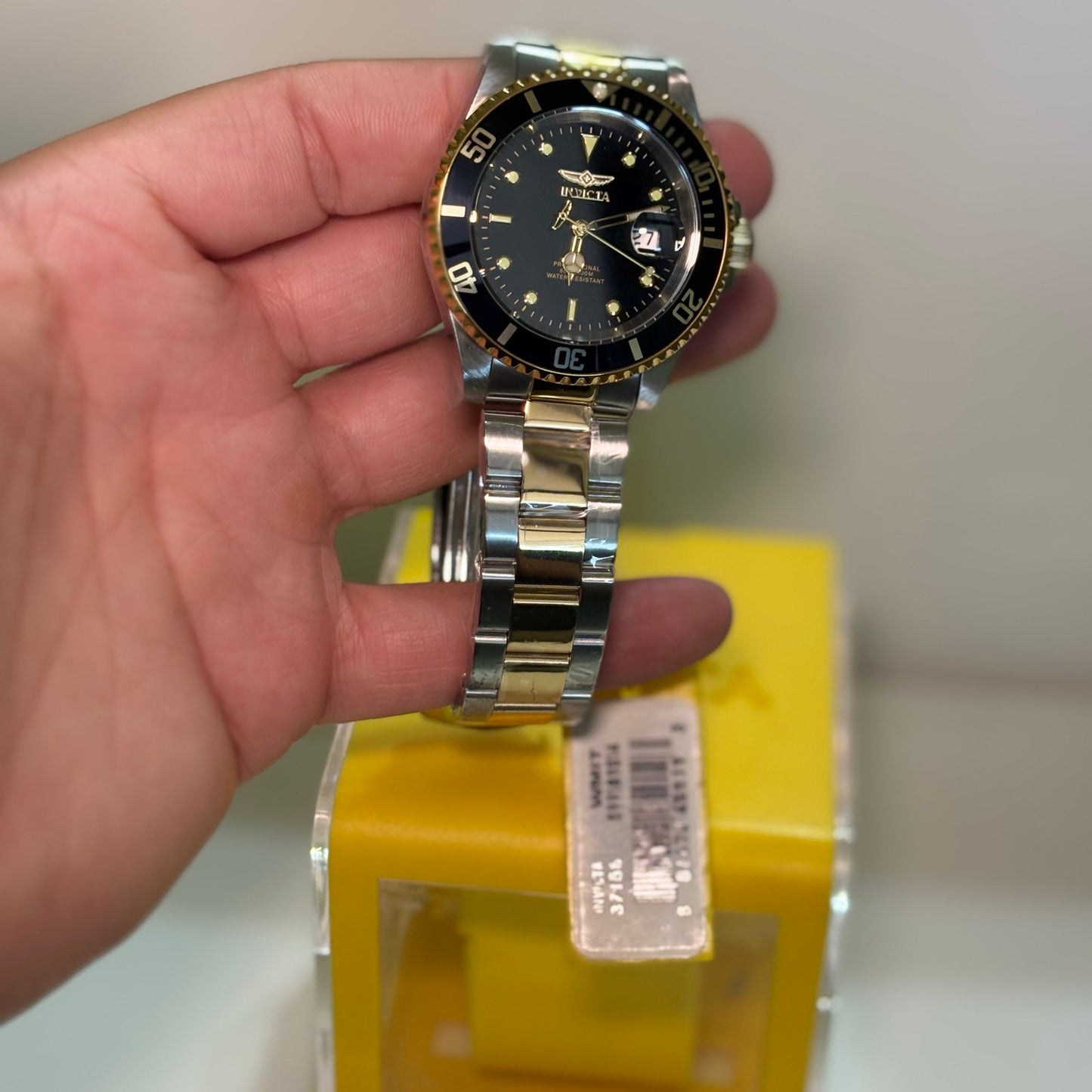 Invicta Pro Diver 37158 Men's Quartz Dive Watch 40mm Two Tone Stainless Steel Black Dial 200M Water Resistant