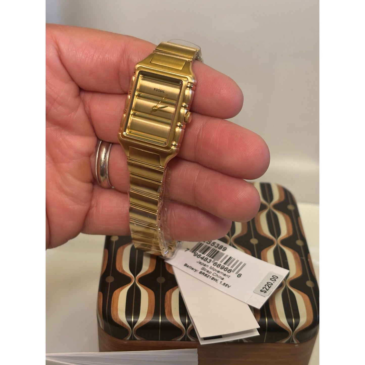 Fossil Raquel ES5389 — All-Gold Tone, 23 mm Rectangular