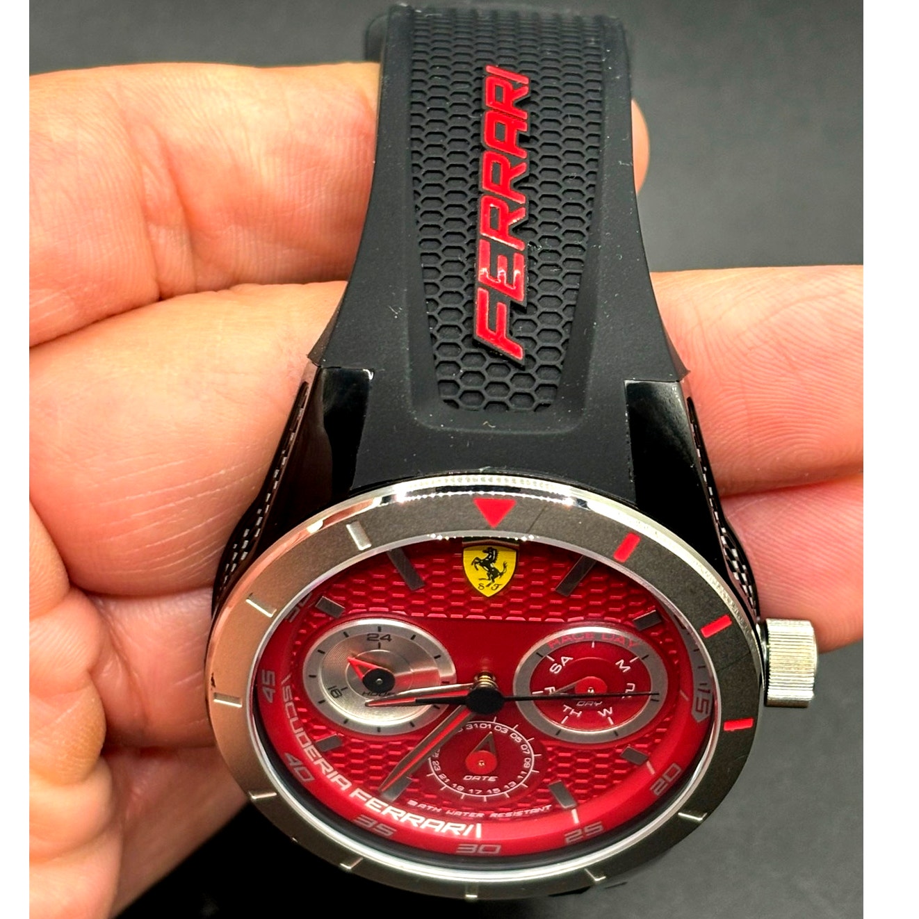 Ferrari Red Rev T 830437 Red Dial Quartz Men’s 44mm Watch NIBWT