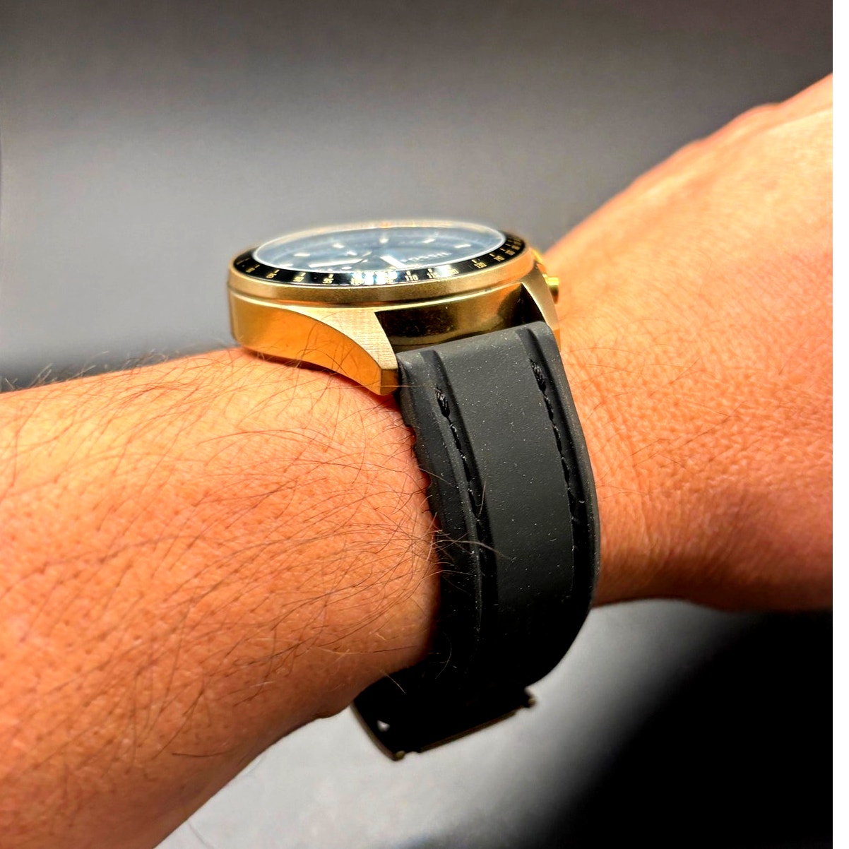 Fossil Decker DE-5003 Chronograph Black Dial Bronze Tone Silicone Strap Watch