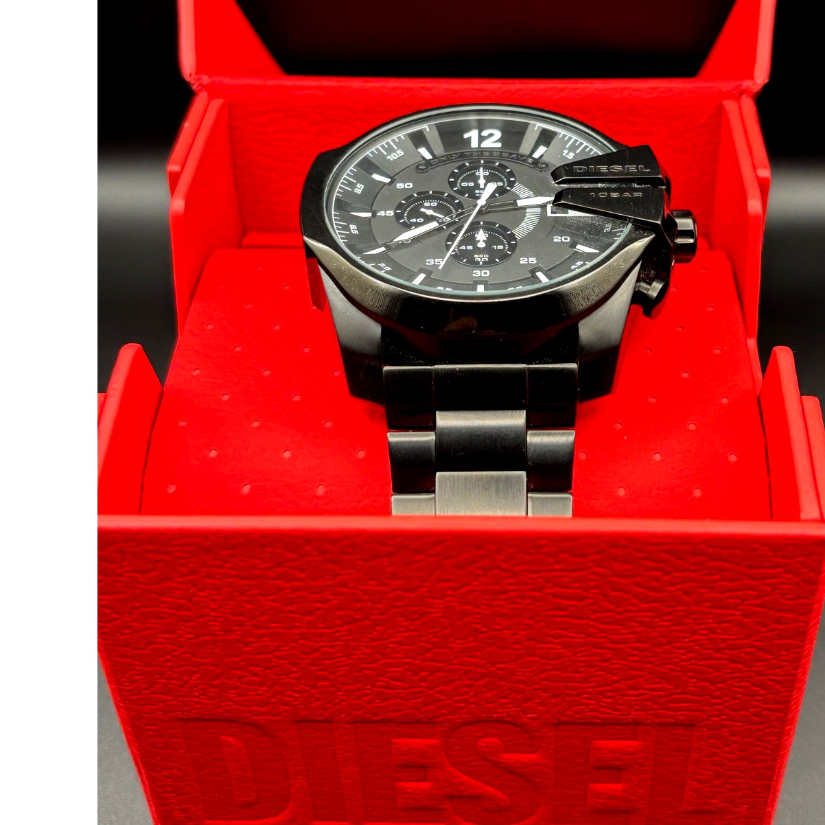 Diesel DZ4283 Mega Chief Men’s Black Stainless Steel Chronograph Watch NIBWT
