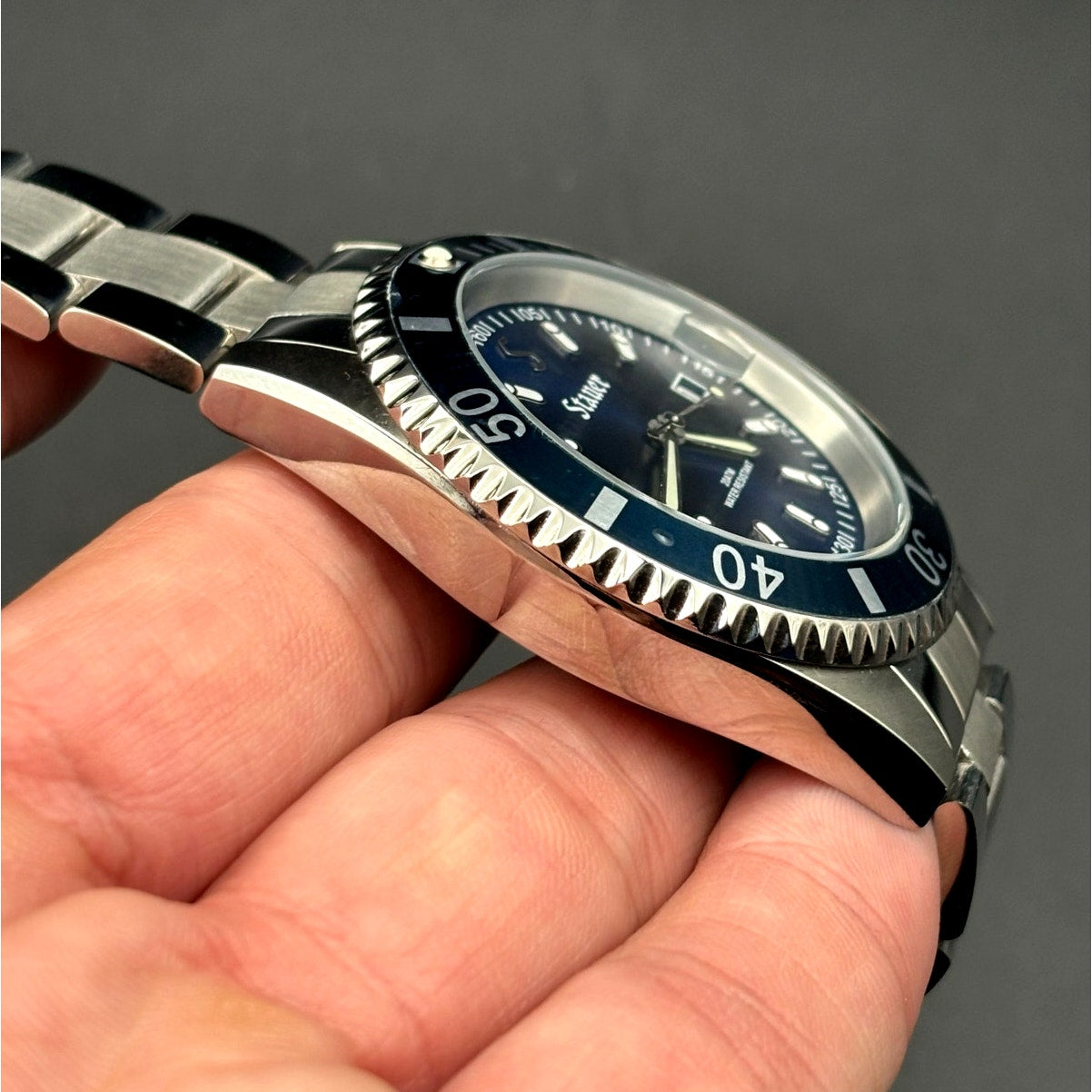 Stauer 29221 Excursion Dive Blue Dial 20 ATM Stainless Steel Date Men's Watch
