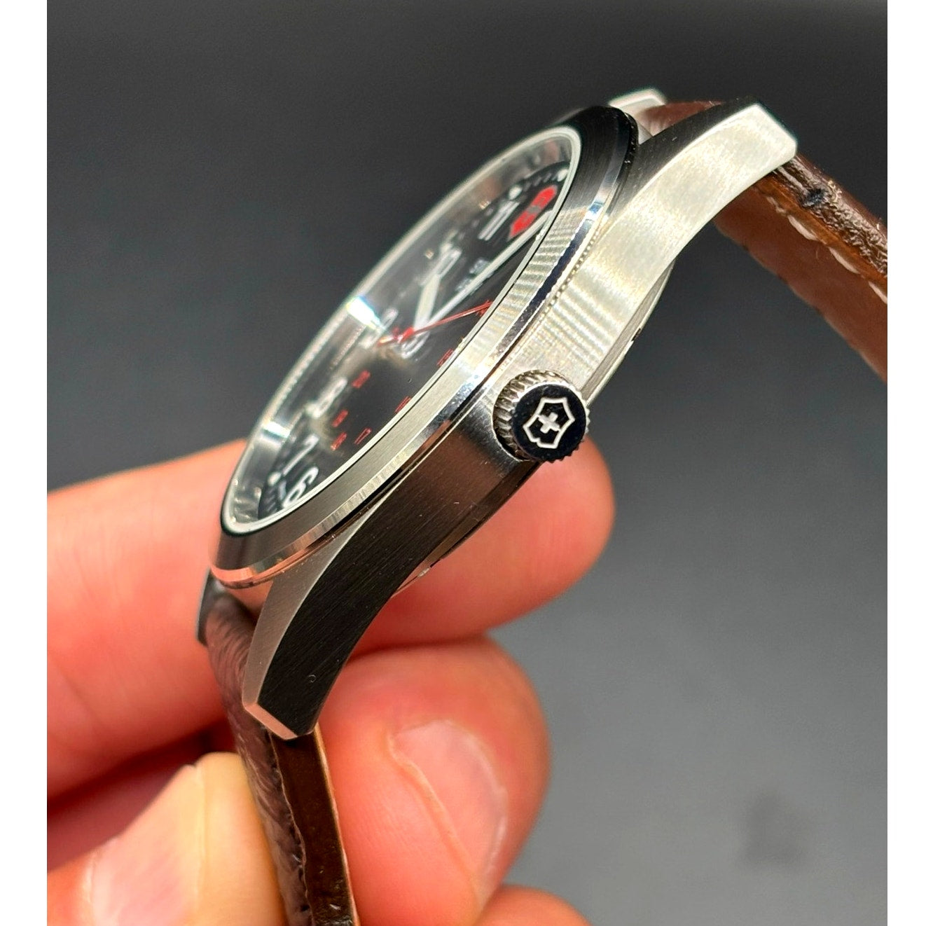 Victorinox Swiss Army Garrison 241083 Black Dial 40mm Leather Watch