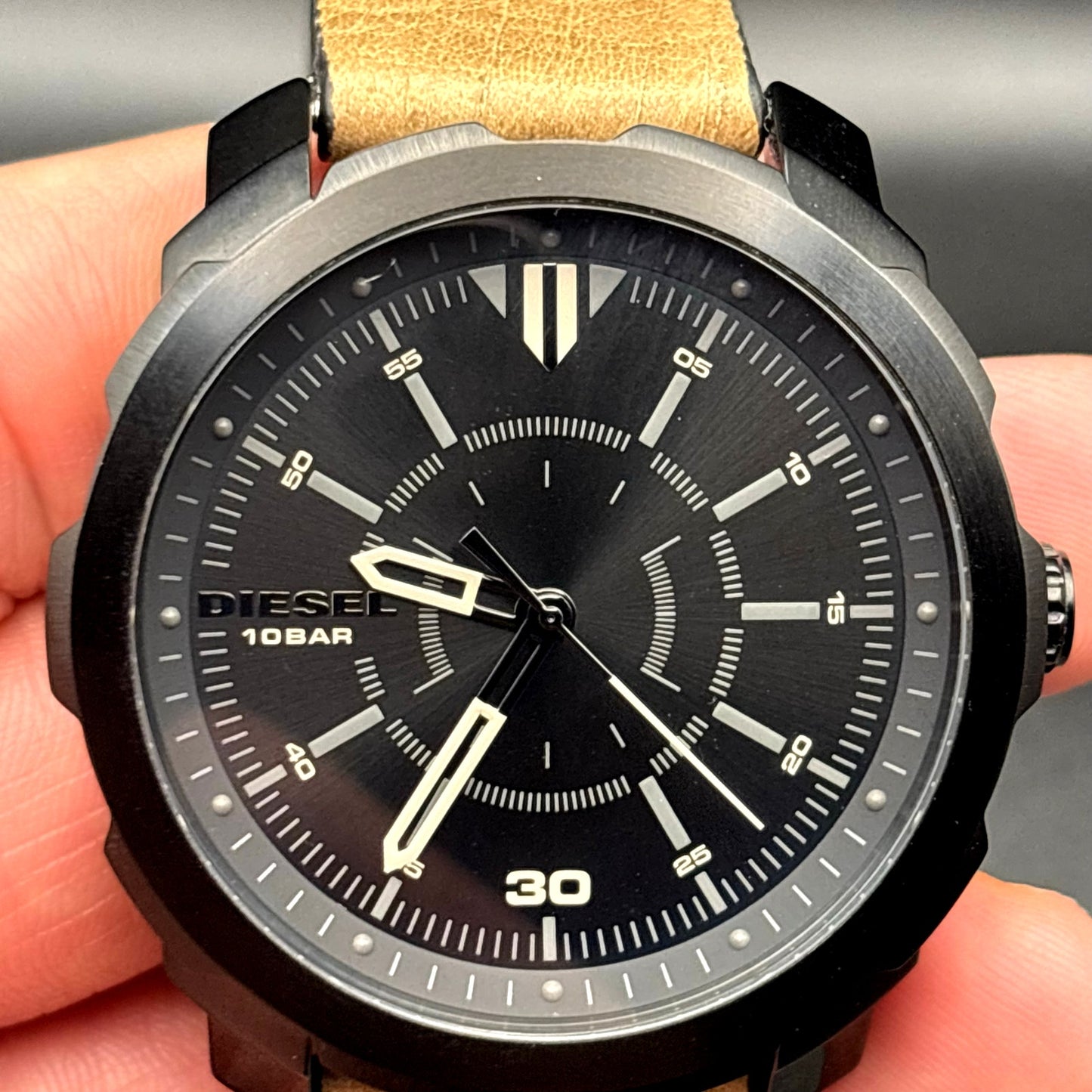 Diesel Machinus DZ1788 Men’s Black Dial Brown Leather Watch 10 BAR Quartz NIBWT