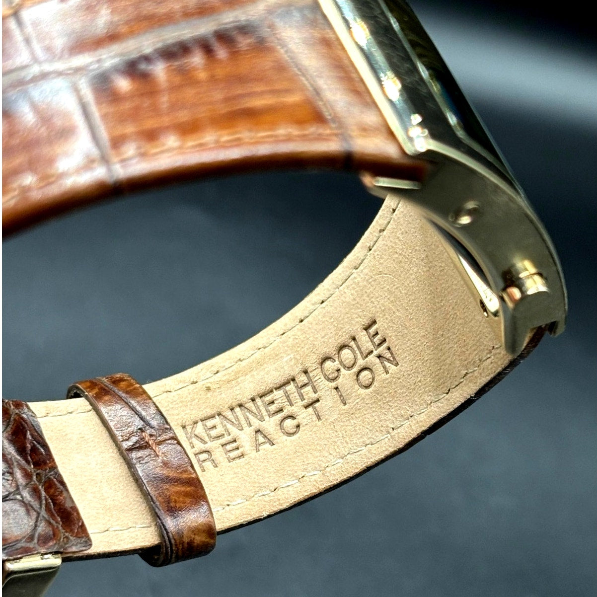 Kenneth Cole Reaction KC1398 Digital Gold Tone Brown Embossed Leather Watch Y2K
