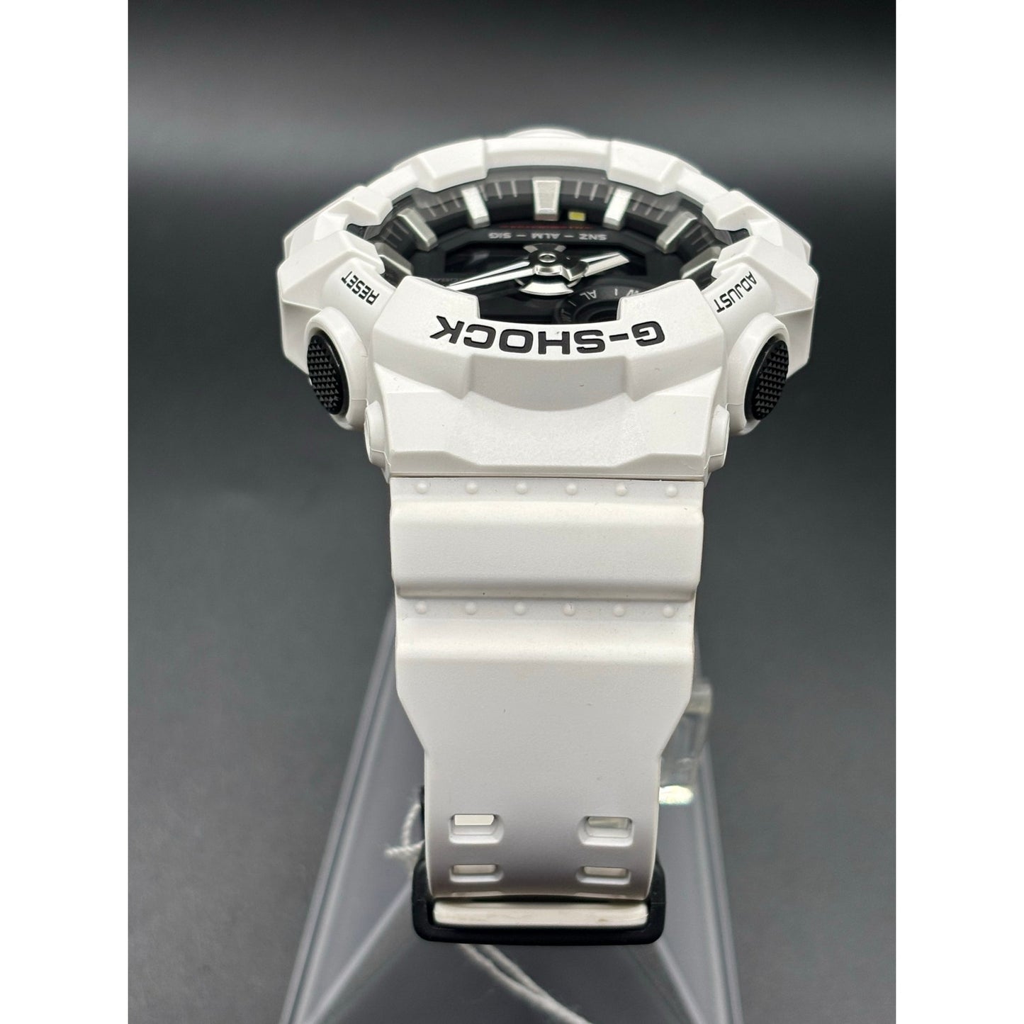 Casio G-Shock GA700-7A Men’s White Analog Digital 53mm Case 200M Watch NIBWT
