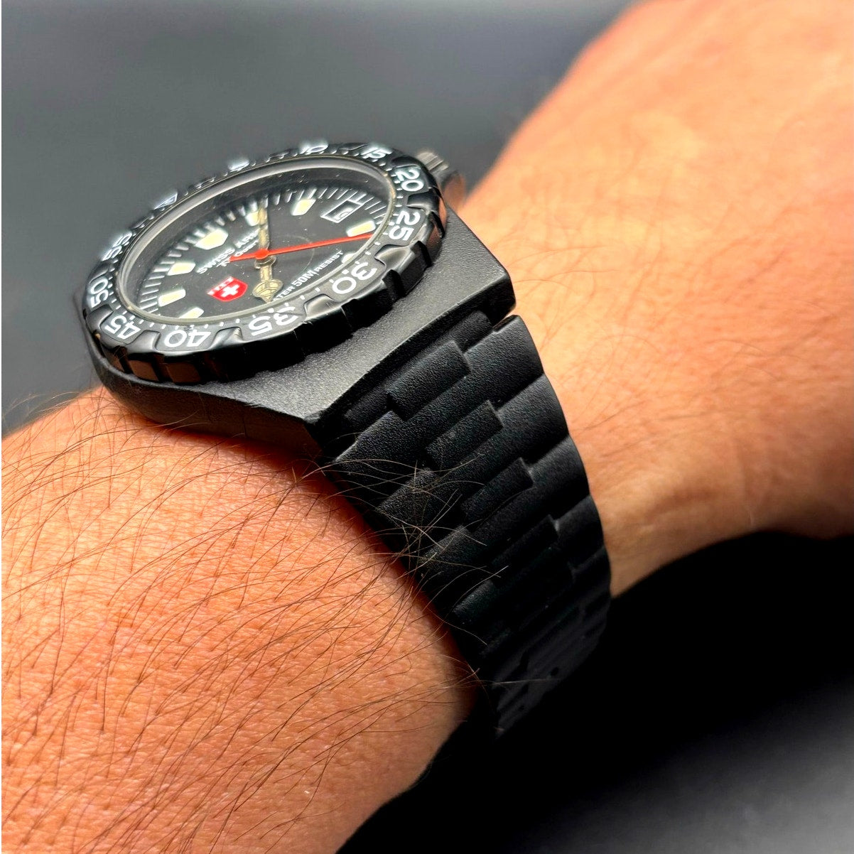 Swiss Army TNT Quartz S.A.W. Co. 1754 Swiss Made Vintage Men's Watch