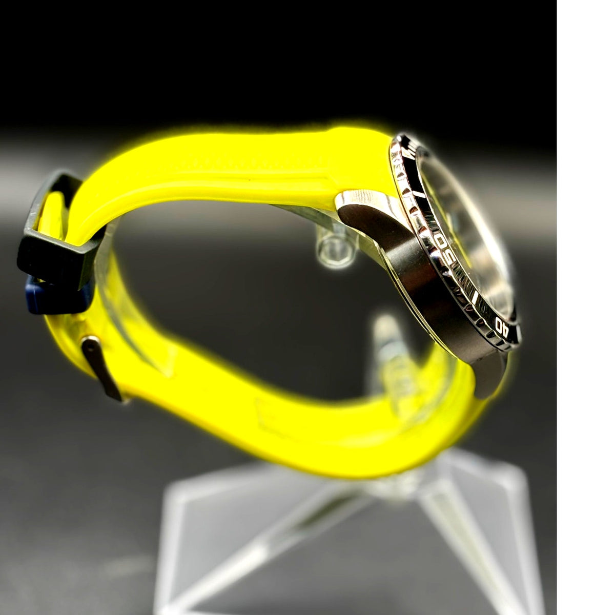 Wenger Roadster 01.0851.115 Swiss Made 45mm Black Dial Yellow Silicone Watch