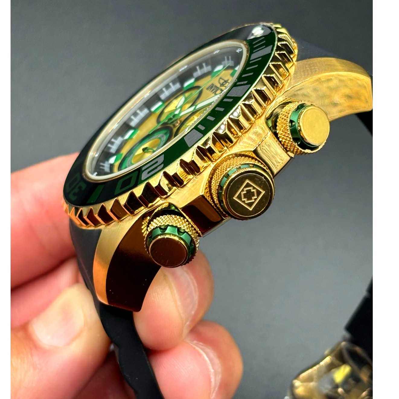 Invicta Sea Hunter 48987 Men’s 52mm Silicone Strap Gold Dive Watch NIBWT