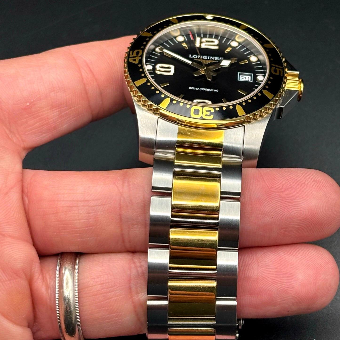 Longines HydroConquest L3.740.3.56.7  Mens 41mm Two-Tone Black Dial Diver Watch