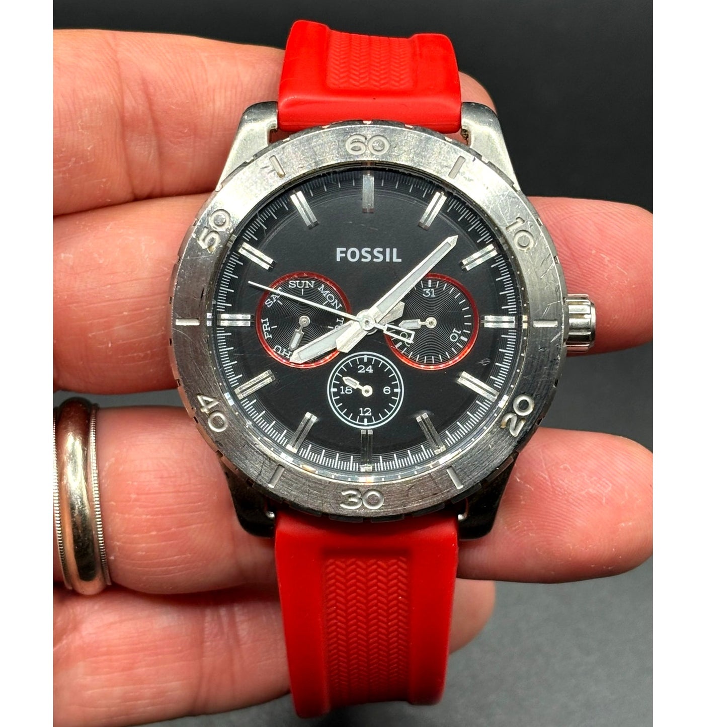 Fossil Kipton BQ1061 Black Dial Red Silicone Strap Multifunction Watch 42mm
