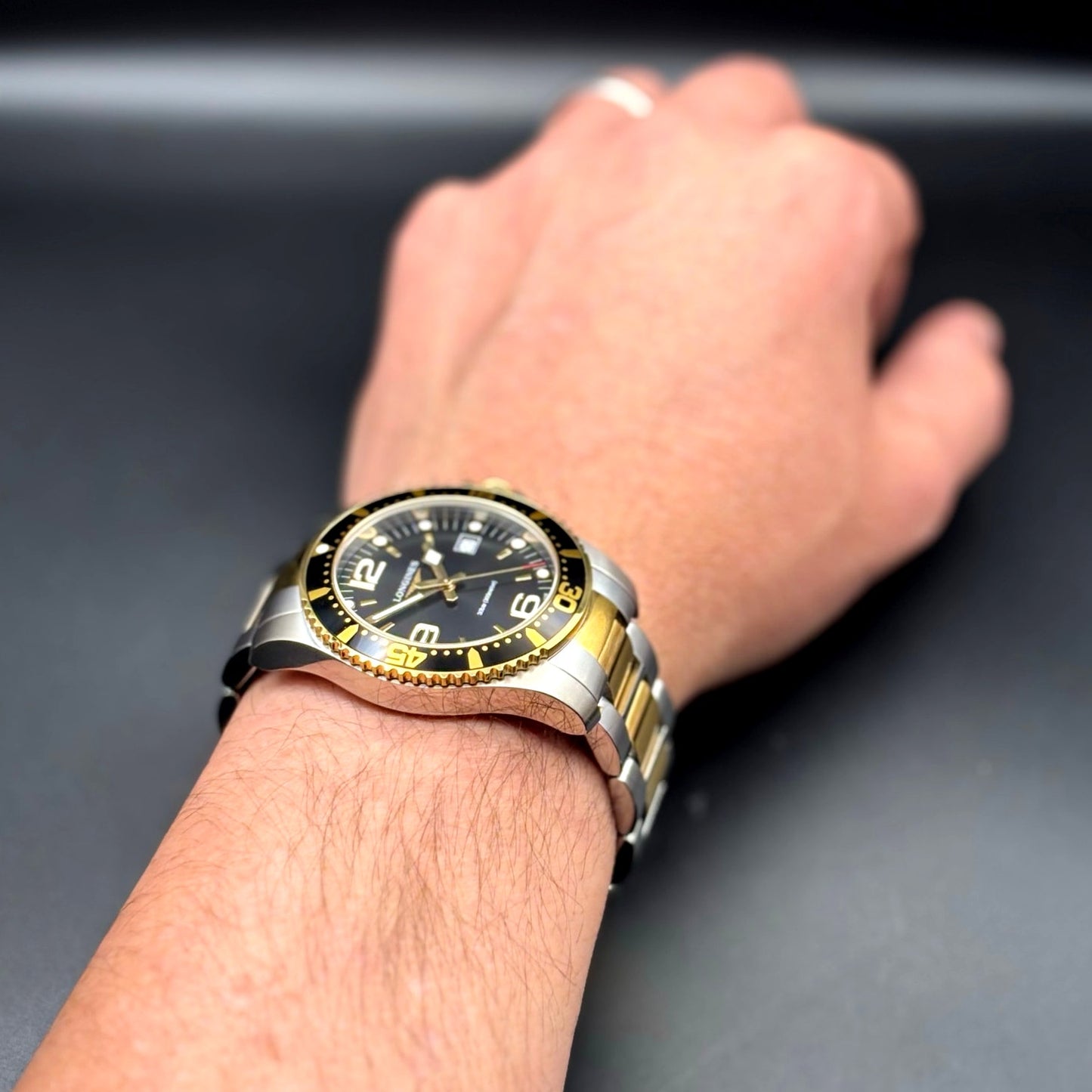 Longines HydroConquest L3.740.3.56.7  Mens 41mm Two-Tone Black Dial Diver Watch