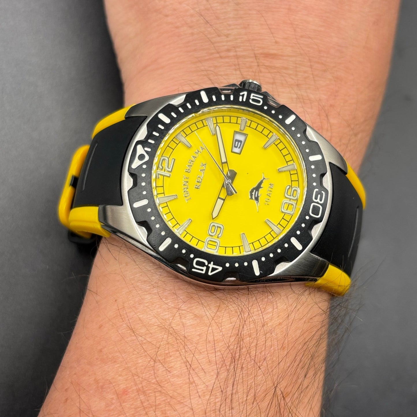 Tommy Bahama Relax RLX1000 Yellow Dial 43mm Diver Mens Watch 10ATM Beach Cruiser