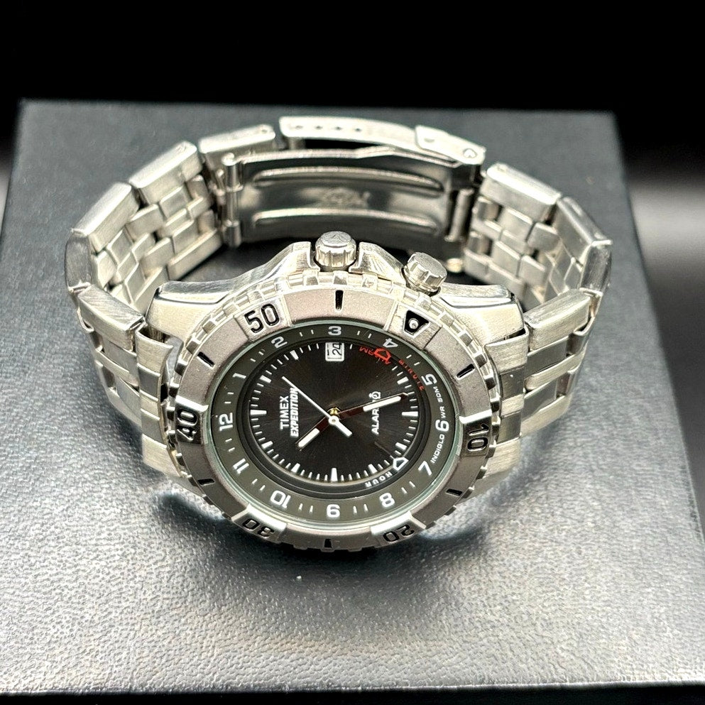 Timex Expedition T43391 Shenmue Alarm Indiglo Steel Bracelet 39mm Vintage Watch