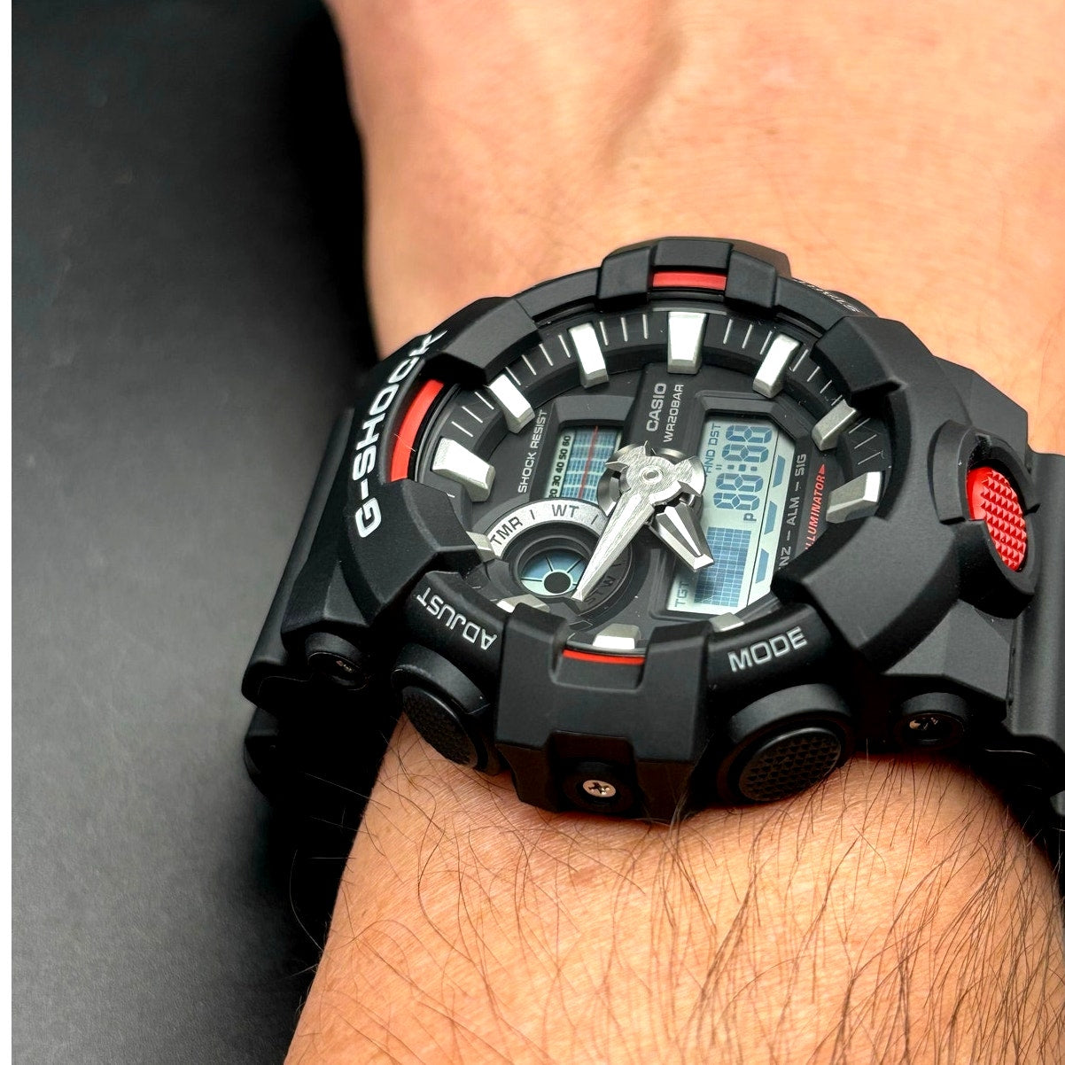 Casio G Shock GA700-1A Men’s Black Red Analog Digital 200M NIBWT