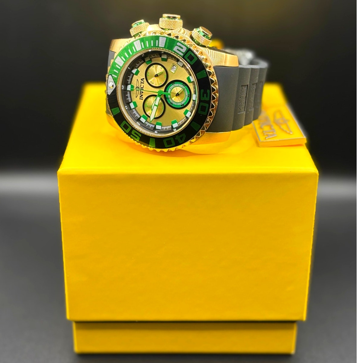 Invicta Sea Hunter 48987 Men’s 52mm Silicone Strap Gold Dive Watch NIBWT
