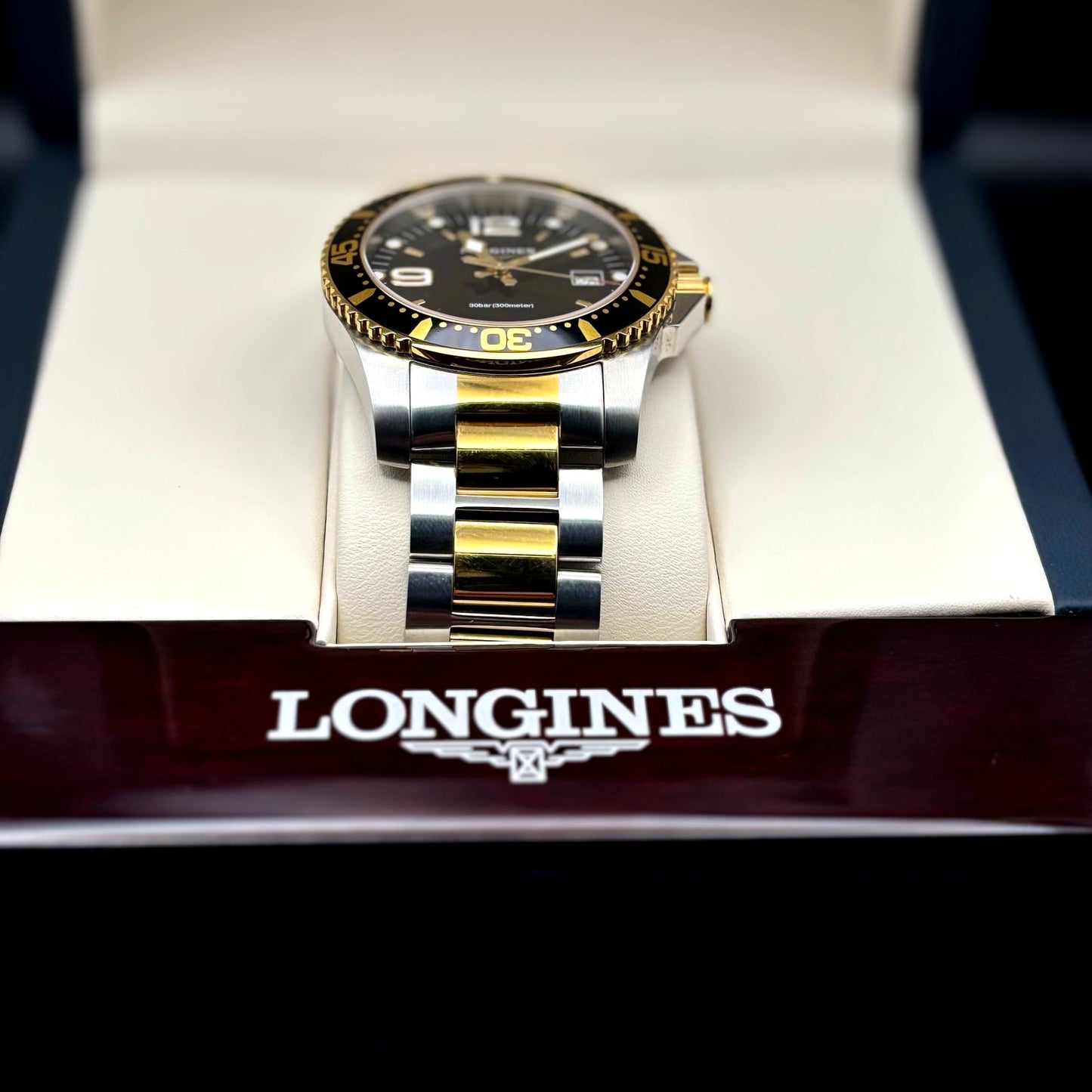 Longines HydroConquest L3.740.3.56.7  Mens 41mm Two-Tone Black Dial Diver Watch
