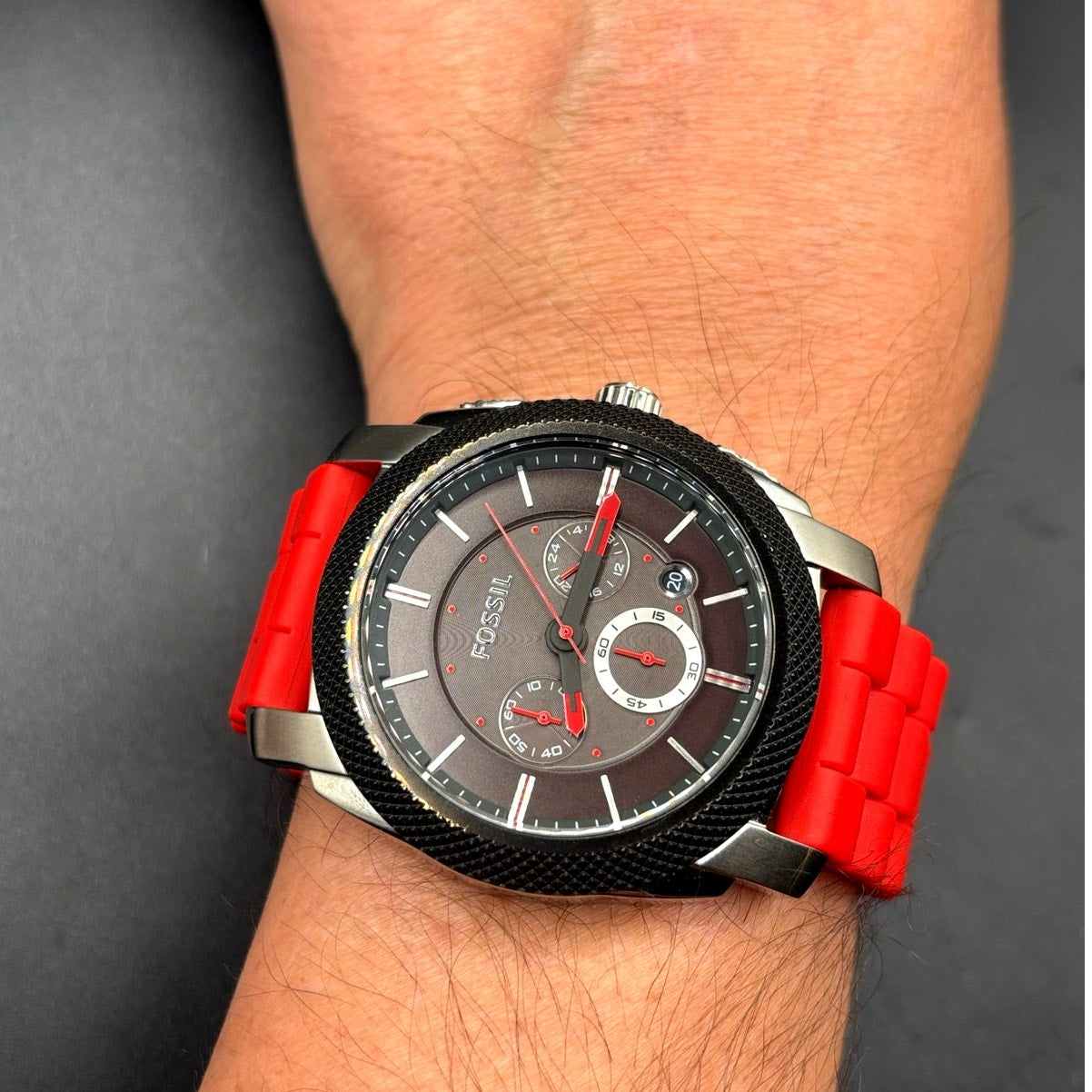 Fossil FS4598 Machine Chronograph Men’s Silver Red Silicone Strap Watch