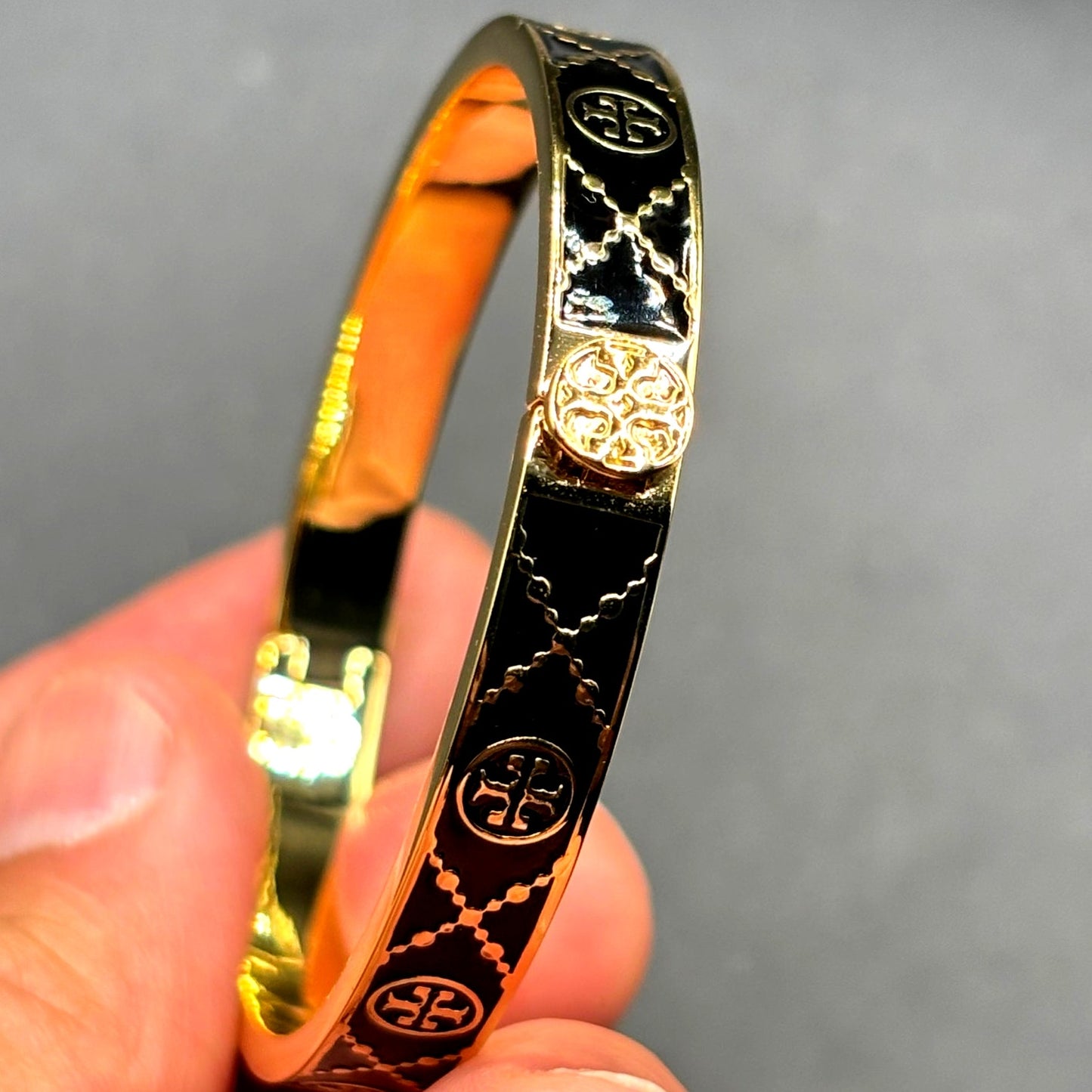 Tory Burch Icon Double T Black Gold Tone Hinged Women’s Bracelet NWT