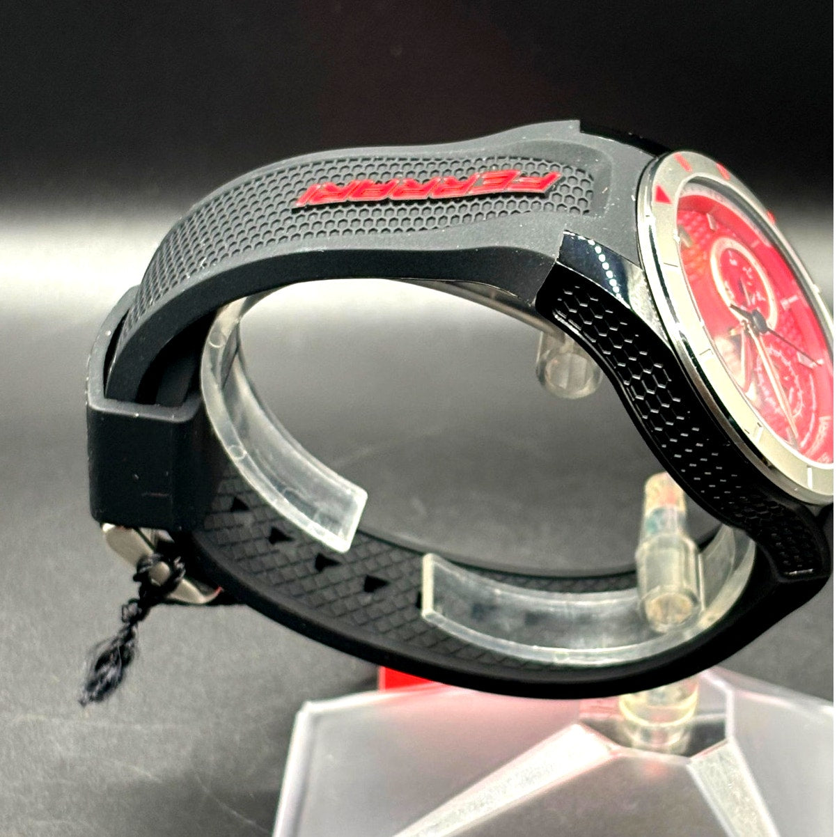Ferrari Red Rev T 830437 Red Dial Quartz Men’s 44mm Watch NIBWT