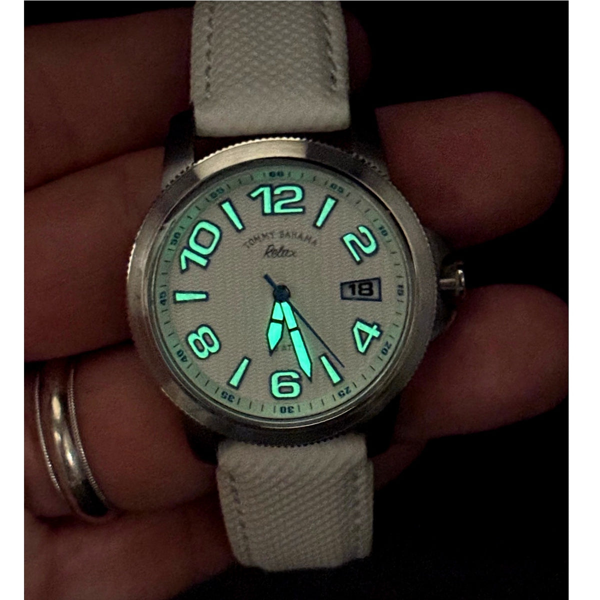 Tommy Bahama Relax RLX2017 Women’s 36mm White Blue Quartz Watch Full Set