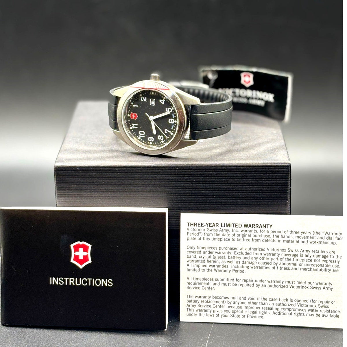 Victorinox Swiss Army Garrison 26033.CB Black 34mm Swiss Watch NWT Full Set