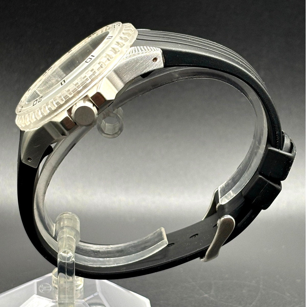 GUESS W85027G3 Men's Multifunction Clear Bezel Black Silicone Strap 44mm Watch