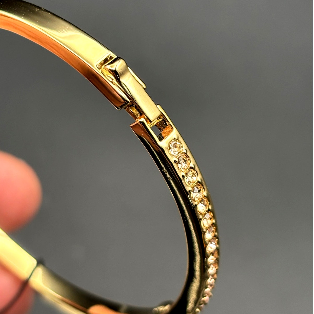Coach Gold-Tone Stone Heart Charm Bangle Women’s Bracelet NWT Gift Ready