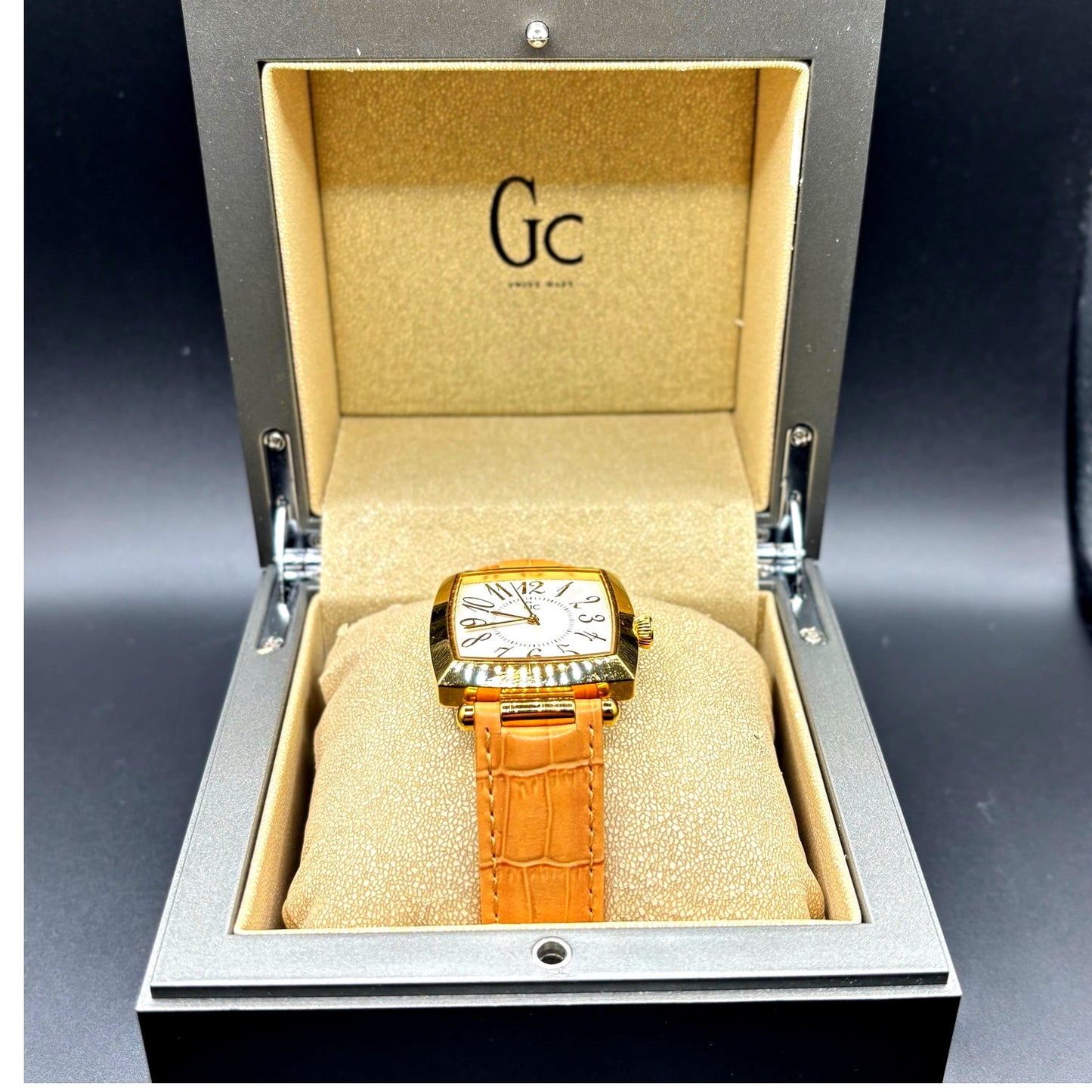 Vintage Gc 18500 Swiss Made Gold Tone Quartz Watch Full Set Box Papers