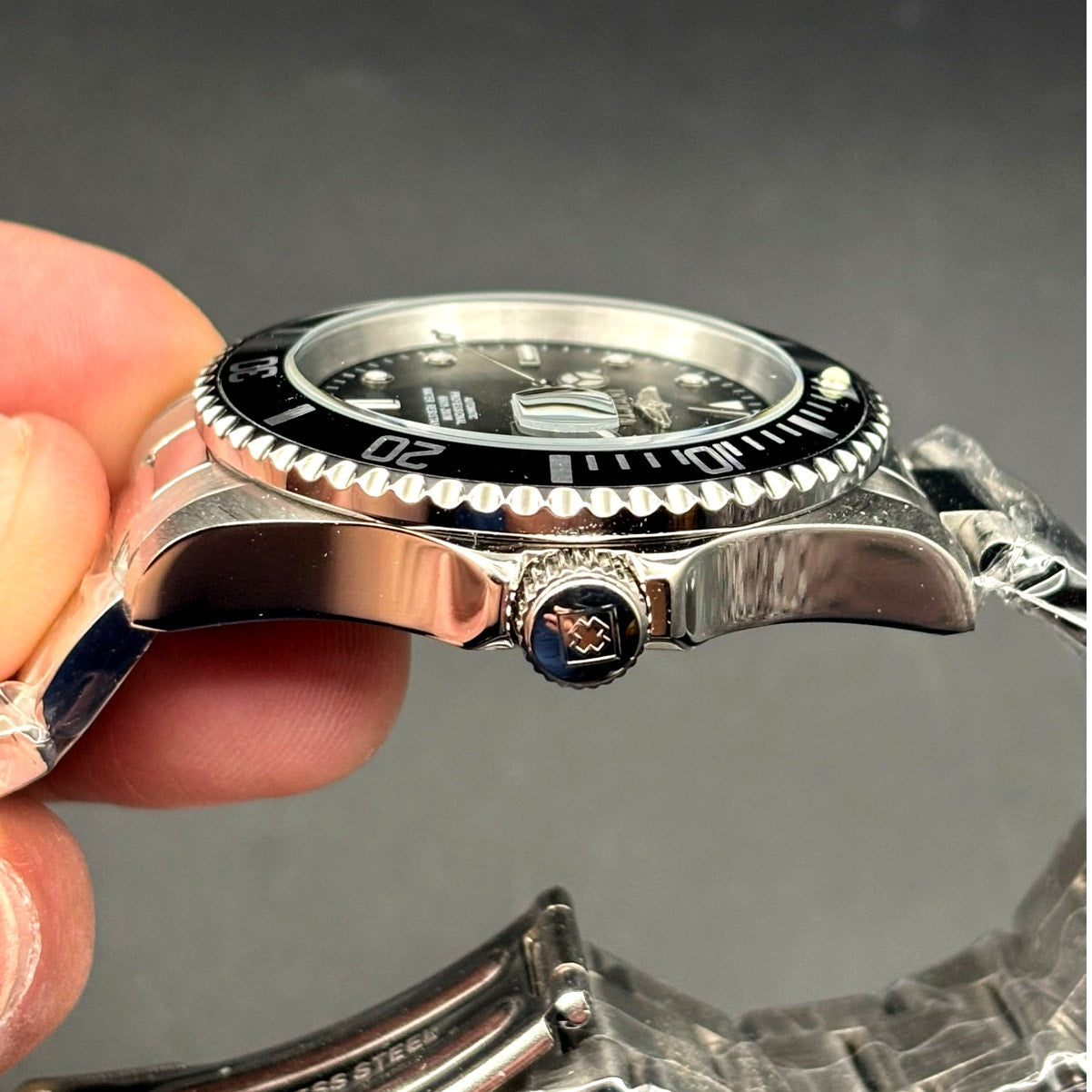 Invicta 69748 Pro Diver Automatic Mens Watch 40mm Black Dial 200M Steel NIBWT