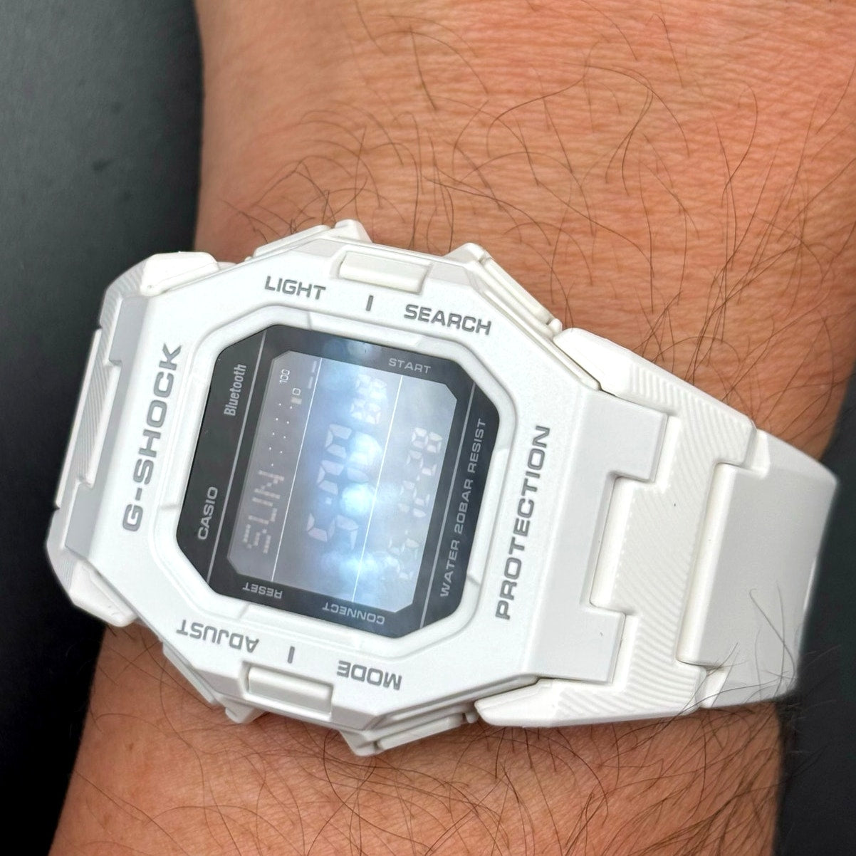 Casio G-Shock GD-B500-7CR Men’s White Bluetooth Link Digital Watch NIB