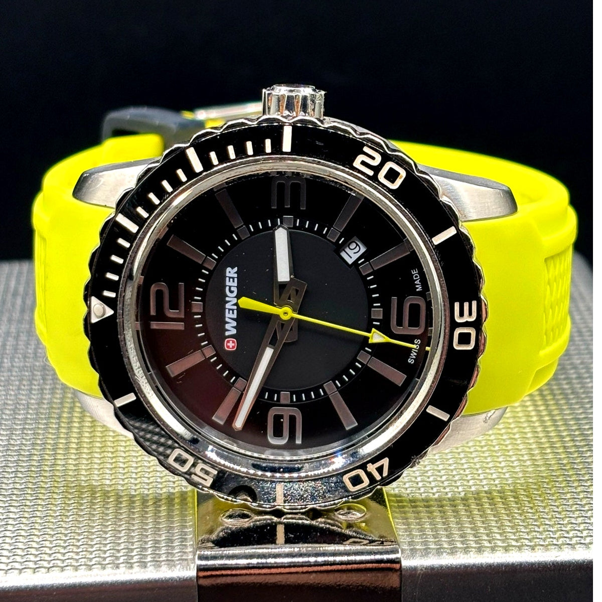 Wenger Roadster 01.0851.115 Swiss Made 45mm Black Dial Yellow Silicone Watch