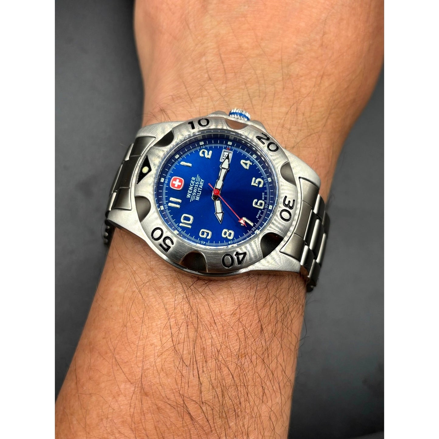 Wenger 79958 Swiss Military Blue Dial Stainless Steel 100M Men's Watch NOS
