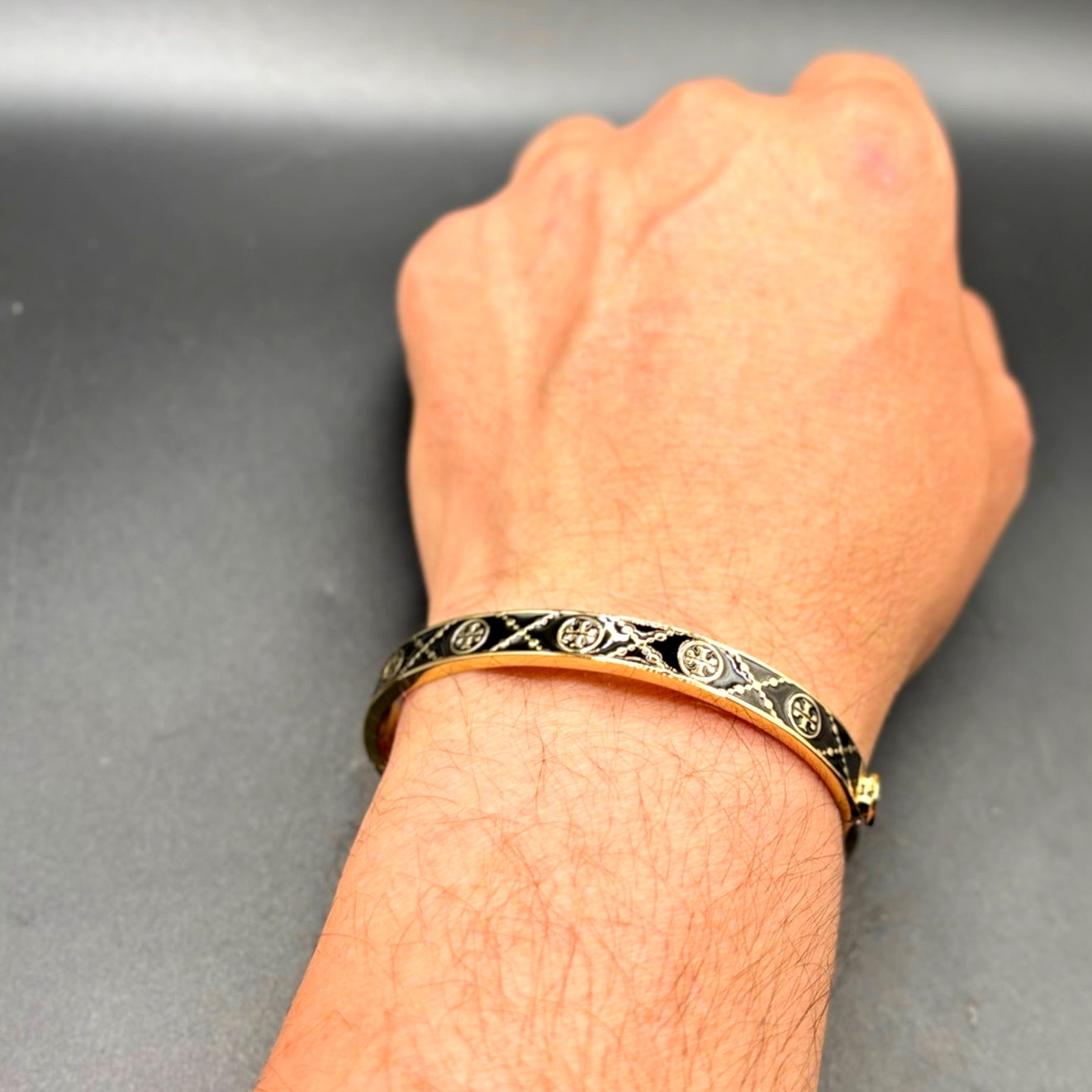 Tory Burch Icon Double T Black Gold Tone Hinged Women’s Bracelet NWT