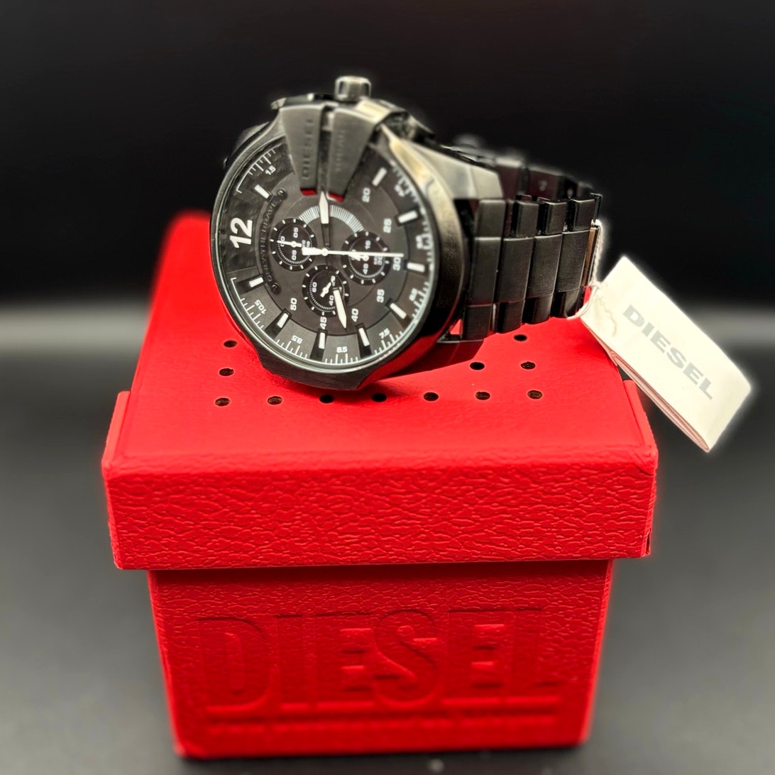 Diesel DZ4283 Mega Chief Men’s Black Stainless Steel Chronograph Watch NIBWT
