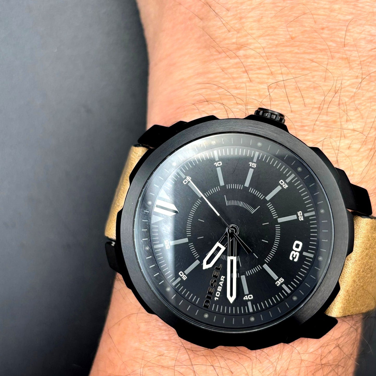 Diesel Machinus DZ1788 Men’s Black Dial Brown Leather Watch 10 BAR Quartz NIBWT