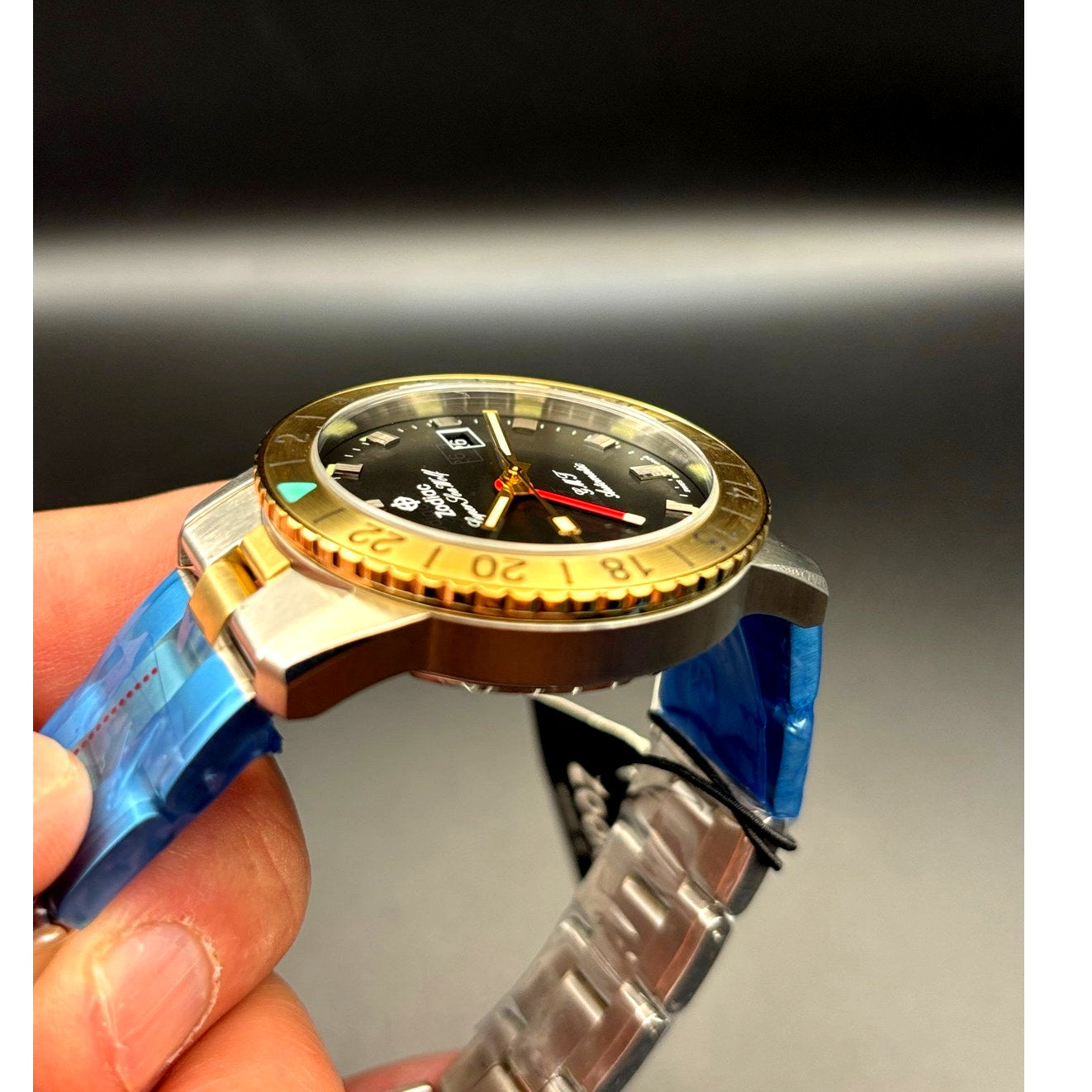 Zodiac Super Sea Wolf ZO9406 Mens 40mm GMT Automatic Stainless Steel Watch NIBWT
