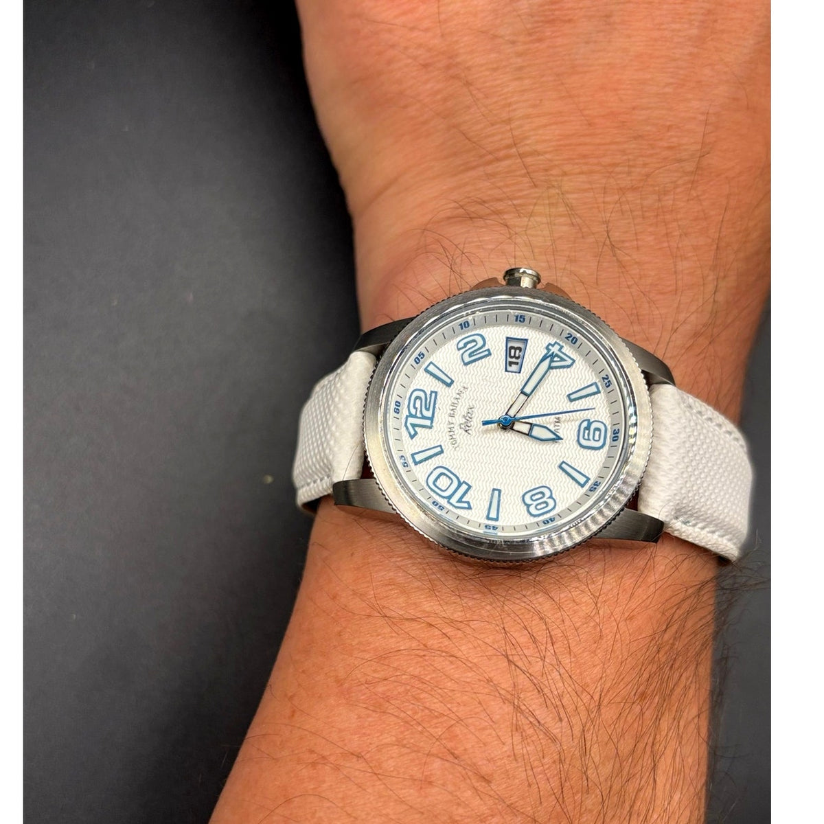 Tommy Bahama Relax RLX2017 Women’s 36mm White Blue Quartz Watch Full Set