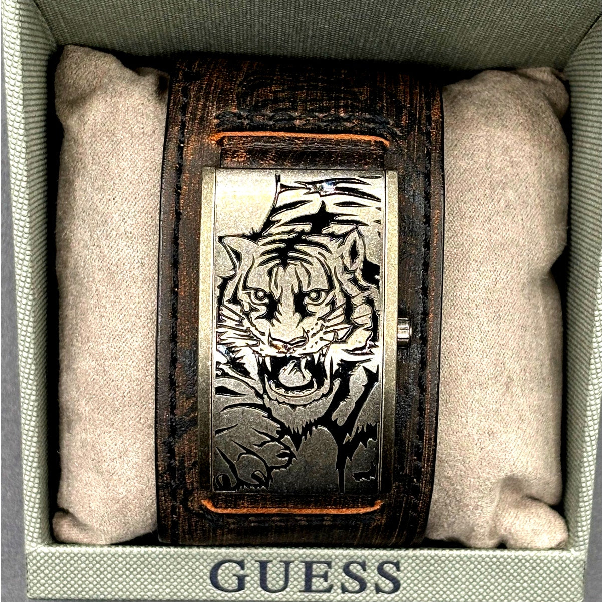 Vintage GUESS G55342L Armored Tiger Leather Cuff Flip Cover Y2K Watch