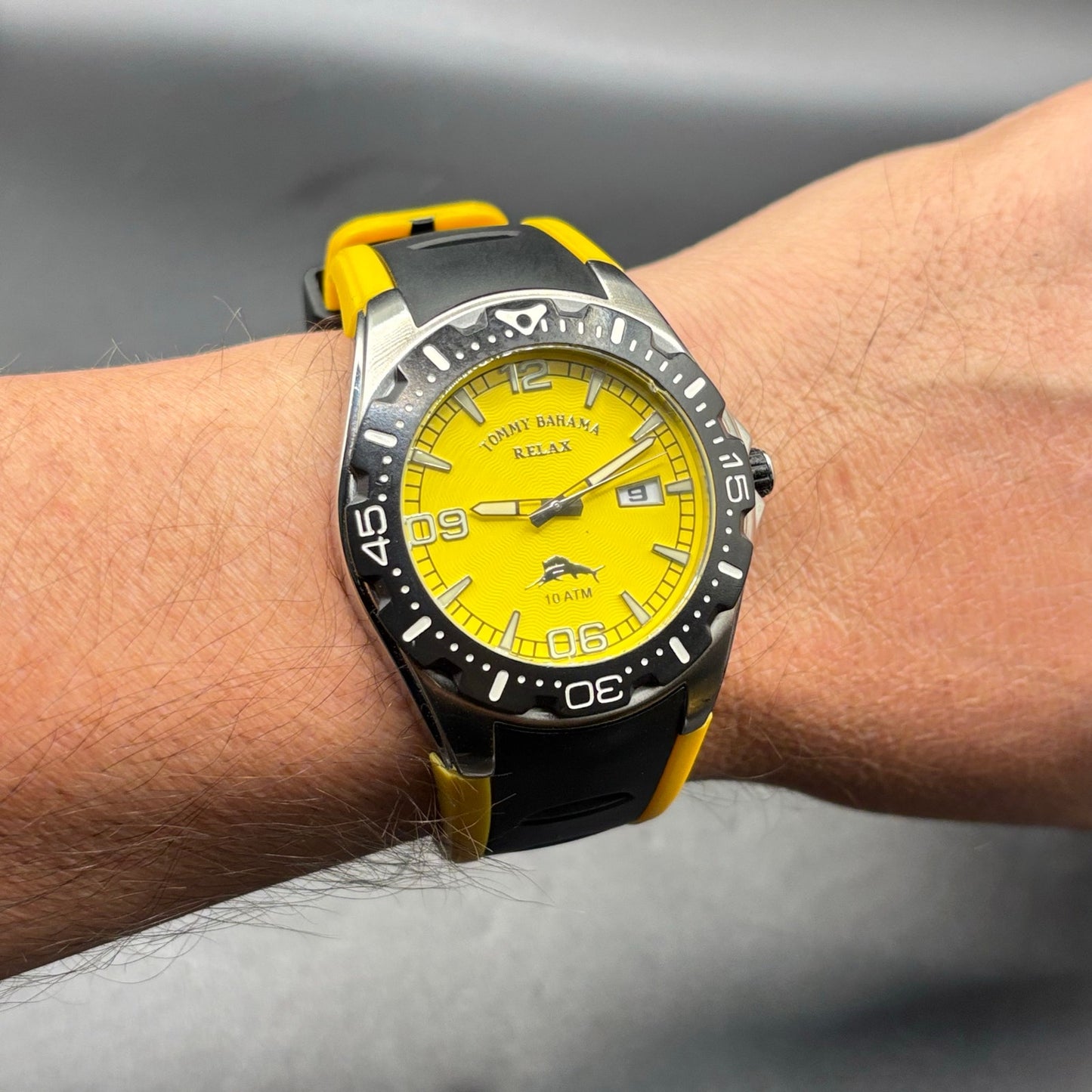 Tommy Bahama Relax RLX1000 Yellow Dial 43mm Diver Mens Watch 10ATM Beach Cruiser