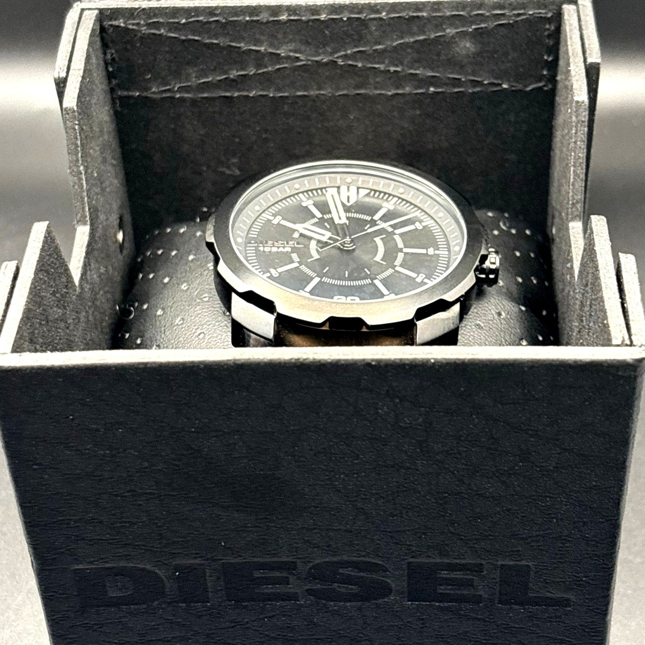 Diesel Machinus DZ1788 Men’s Black Dial Brown Leather Watch 10 BAR Quartz NIBWT